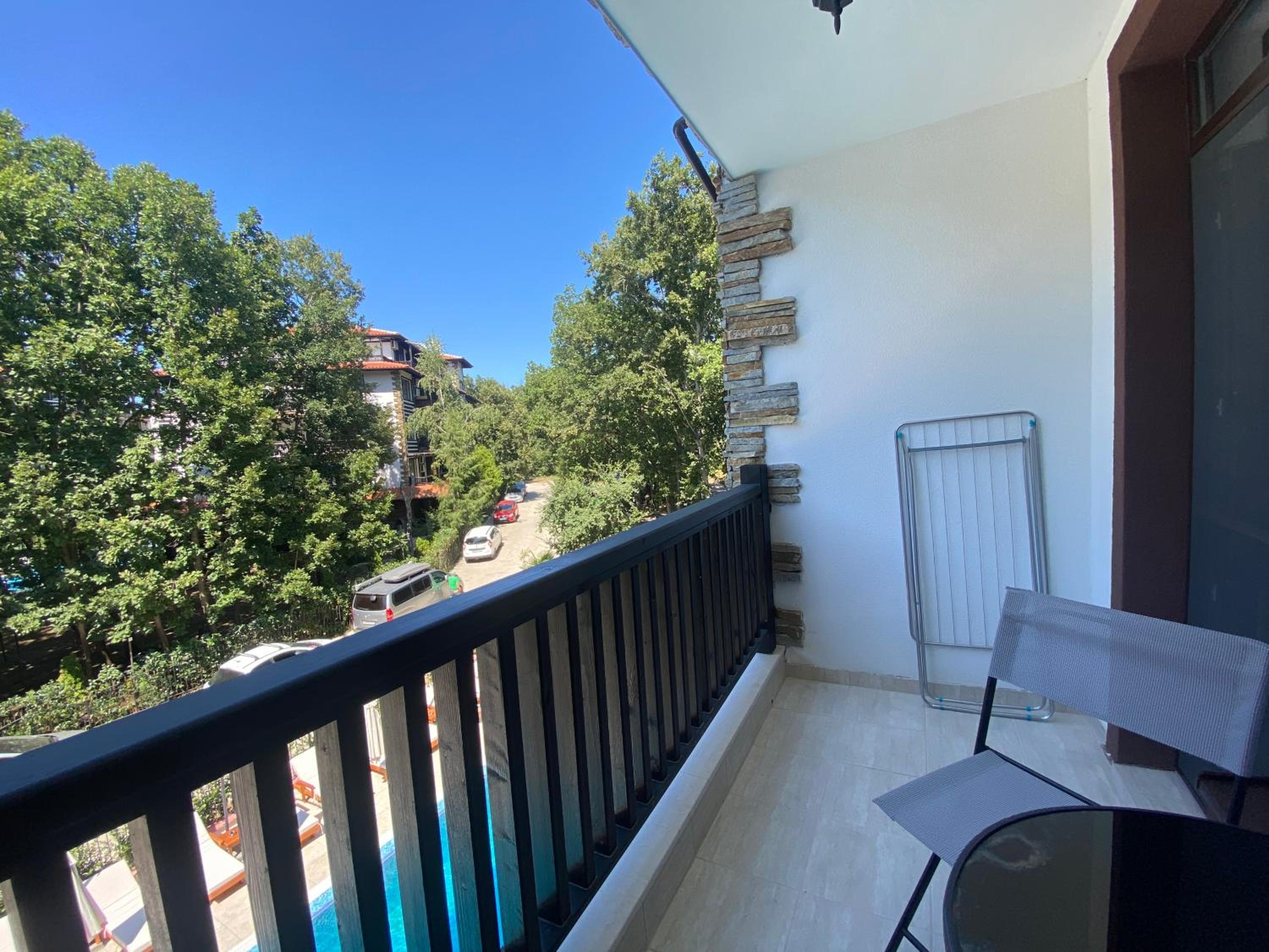 Studio with Pool View photo 3
