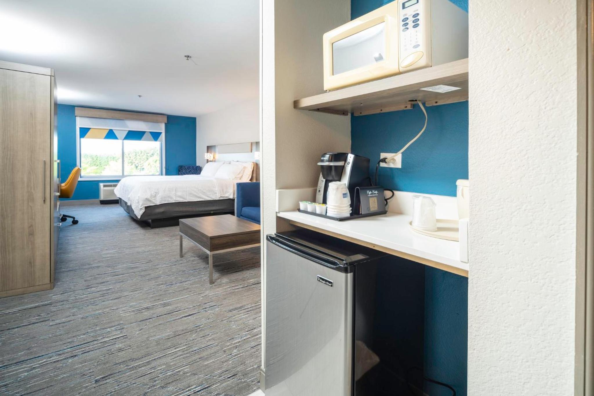 King Suite with Sofa Bed - Photo 13