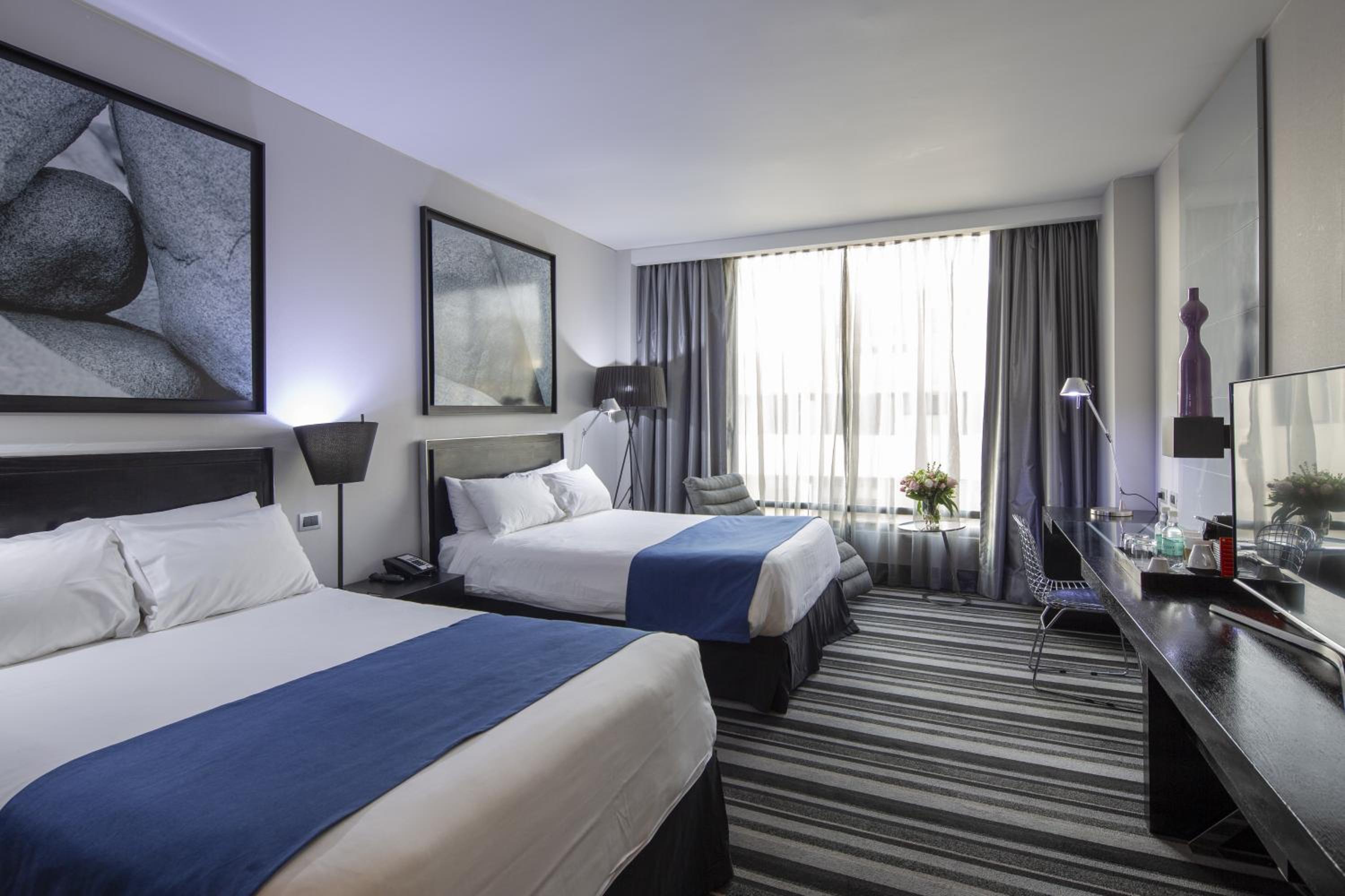 Double Room with Two Double Beds - Non-Smoking - Photo 1