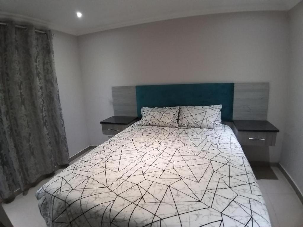 Three-Bedroom Chalet - Photo 6