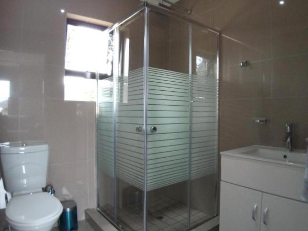 Three-Bedroom Chalet - Photo 3