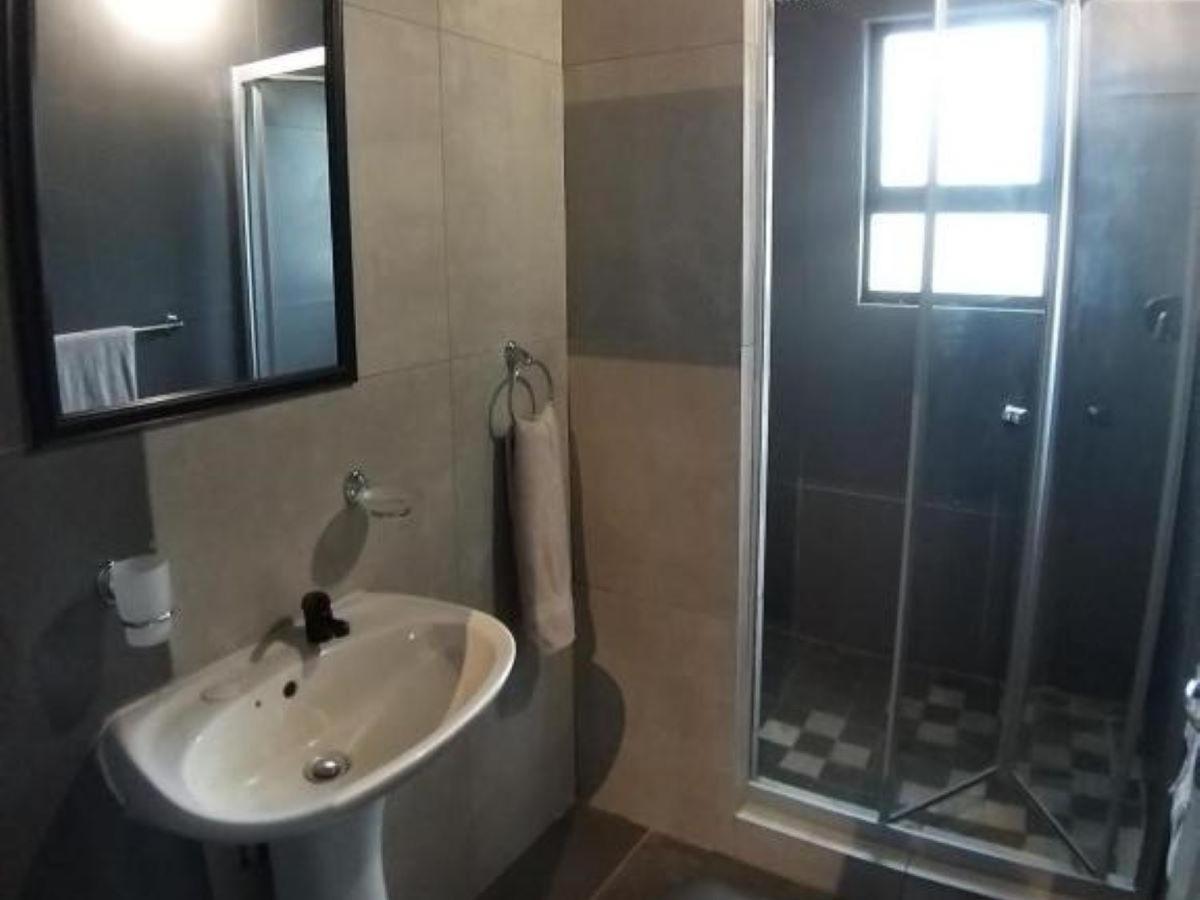 Villa with Private Pool - Photo 4