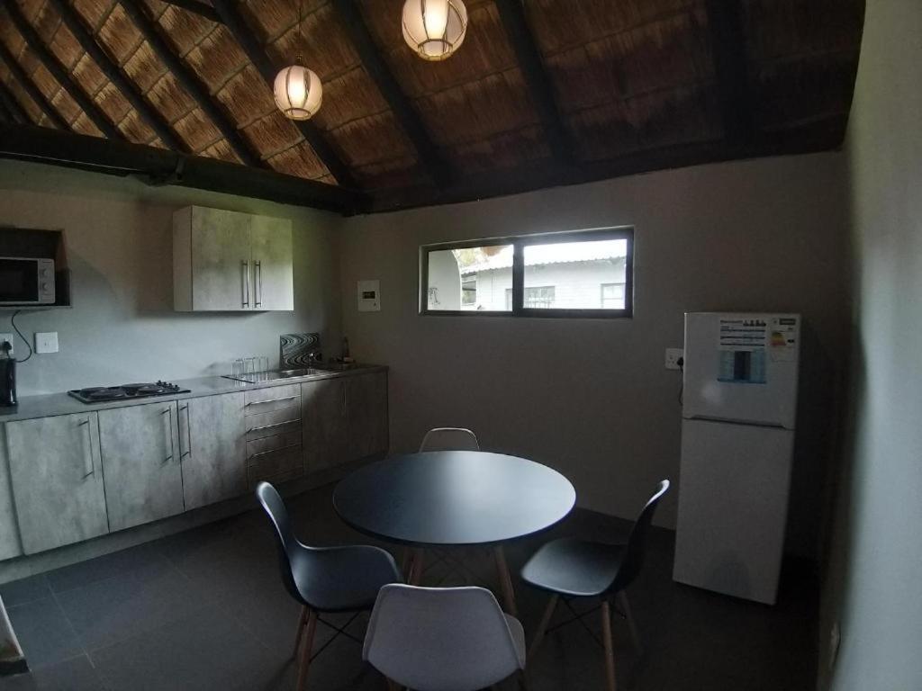 Villa with Private Pool - Photo 2