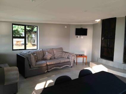 Two-Bedroom Chalet - Photo 4
