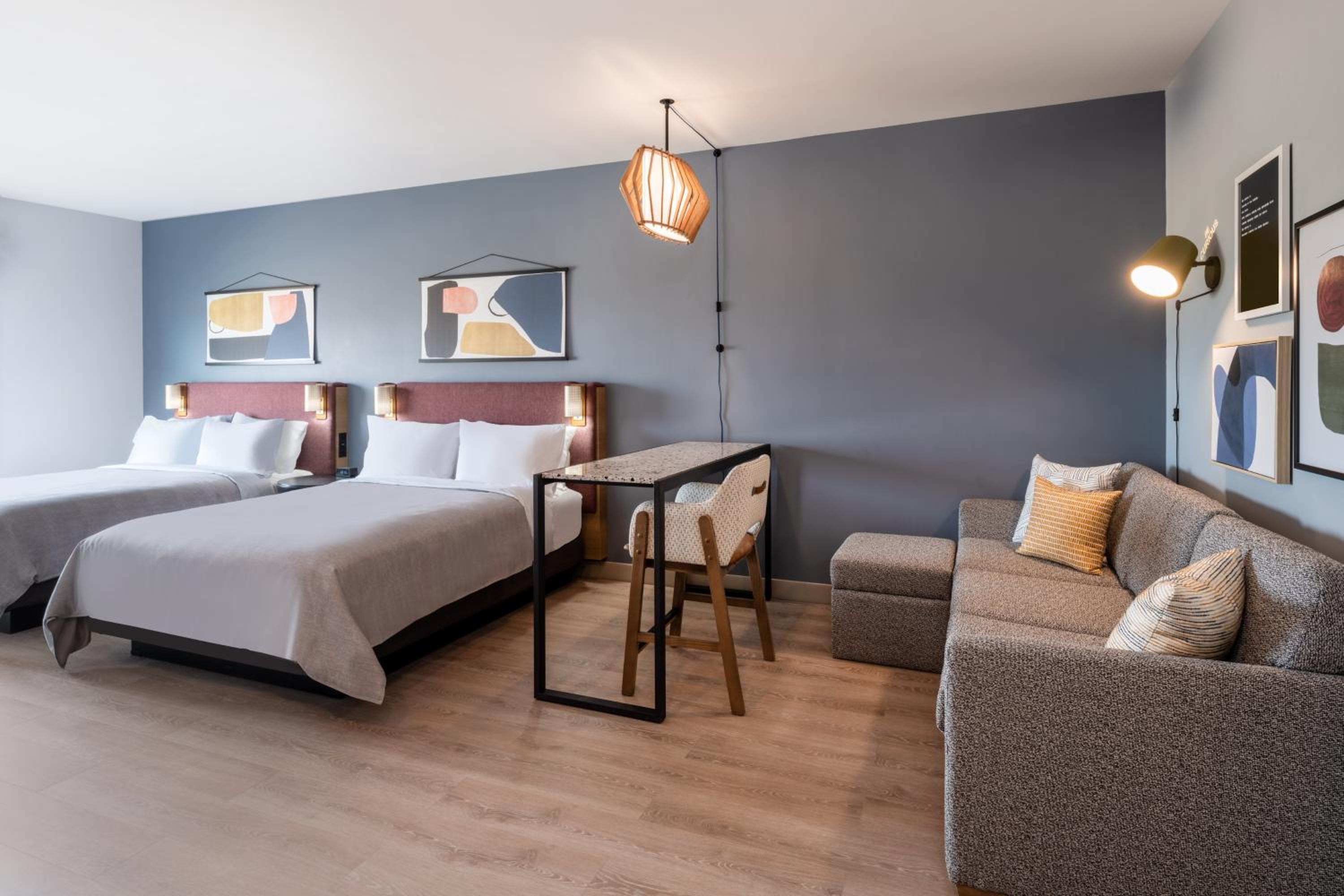 Studio Suite with Two Queen Beds - Photo 6