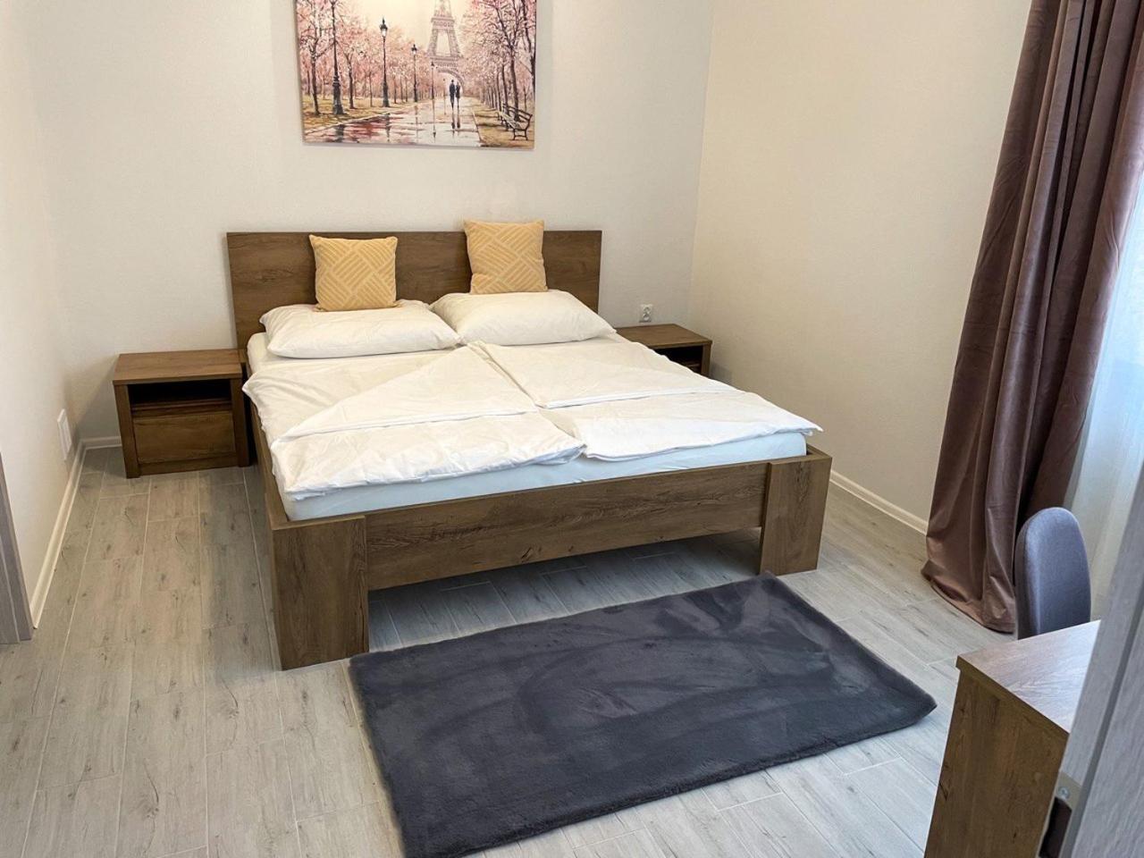 One-Bedroom Apartment - Photo 6