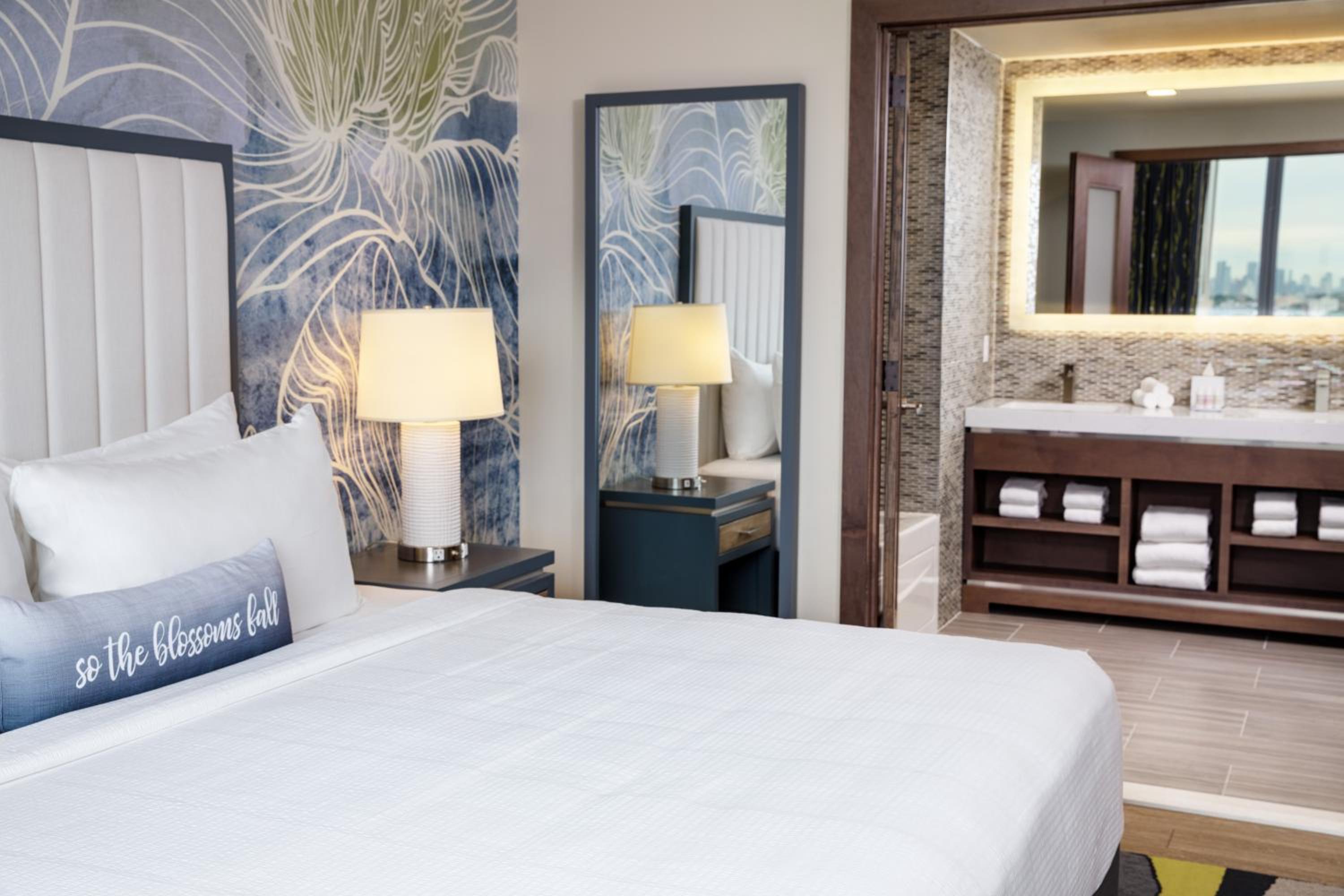 One-Bedroom Suite with Sofa Bed - Photo 1