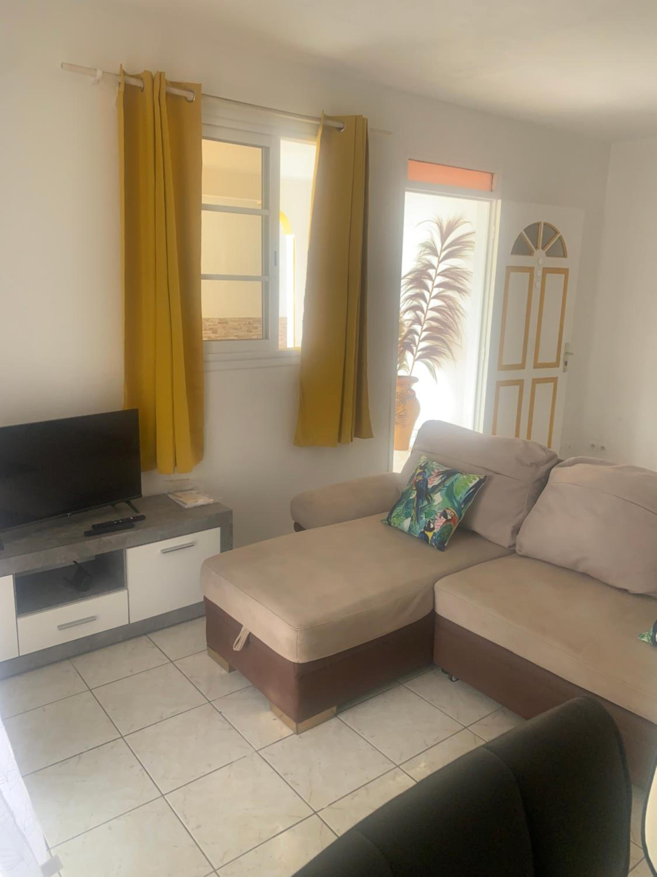 One-Bedroom House - Photo 24
