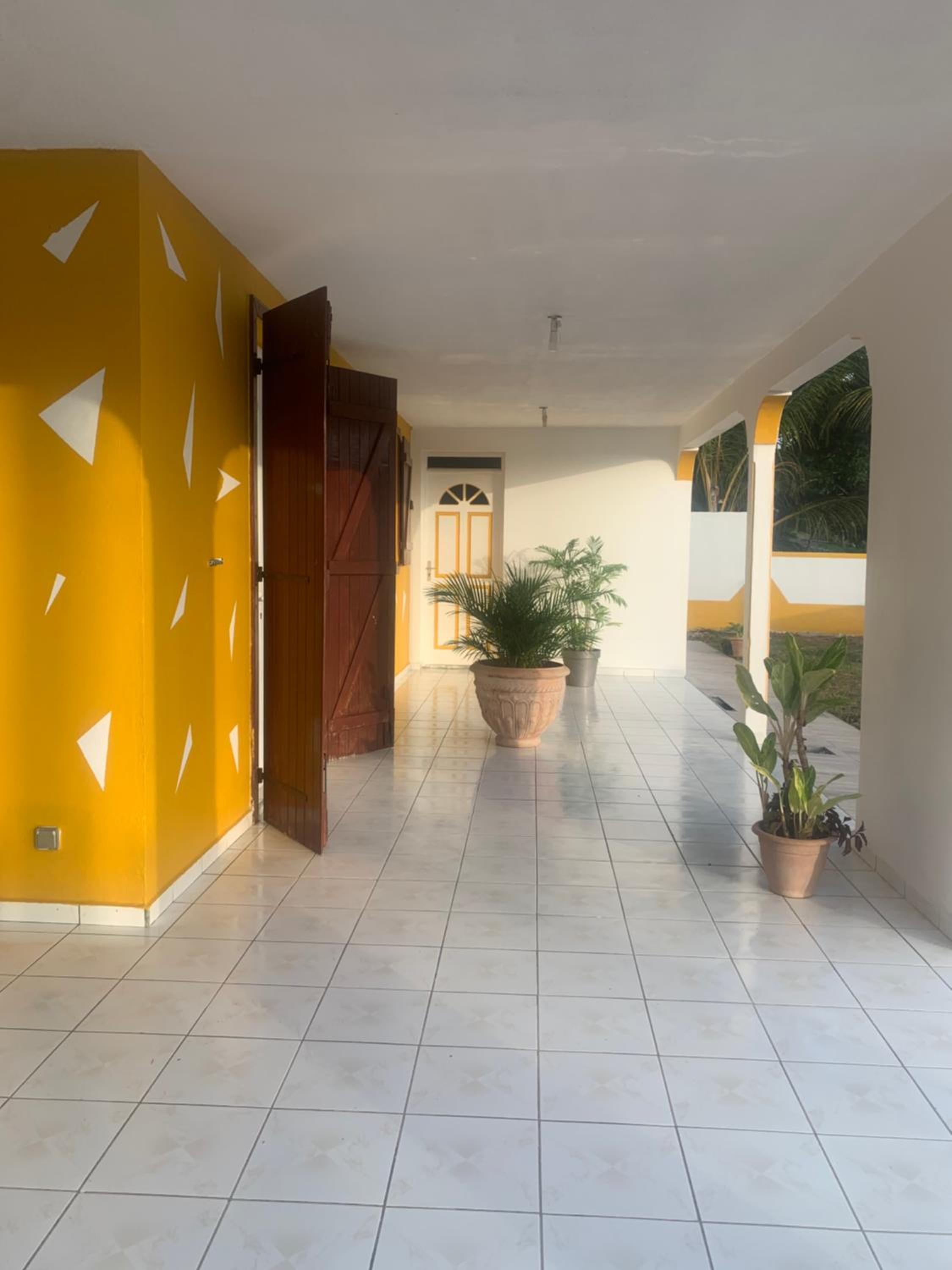 One-Bedroom House - Photo 2