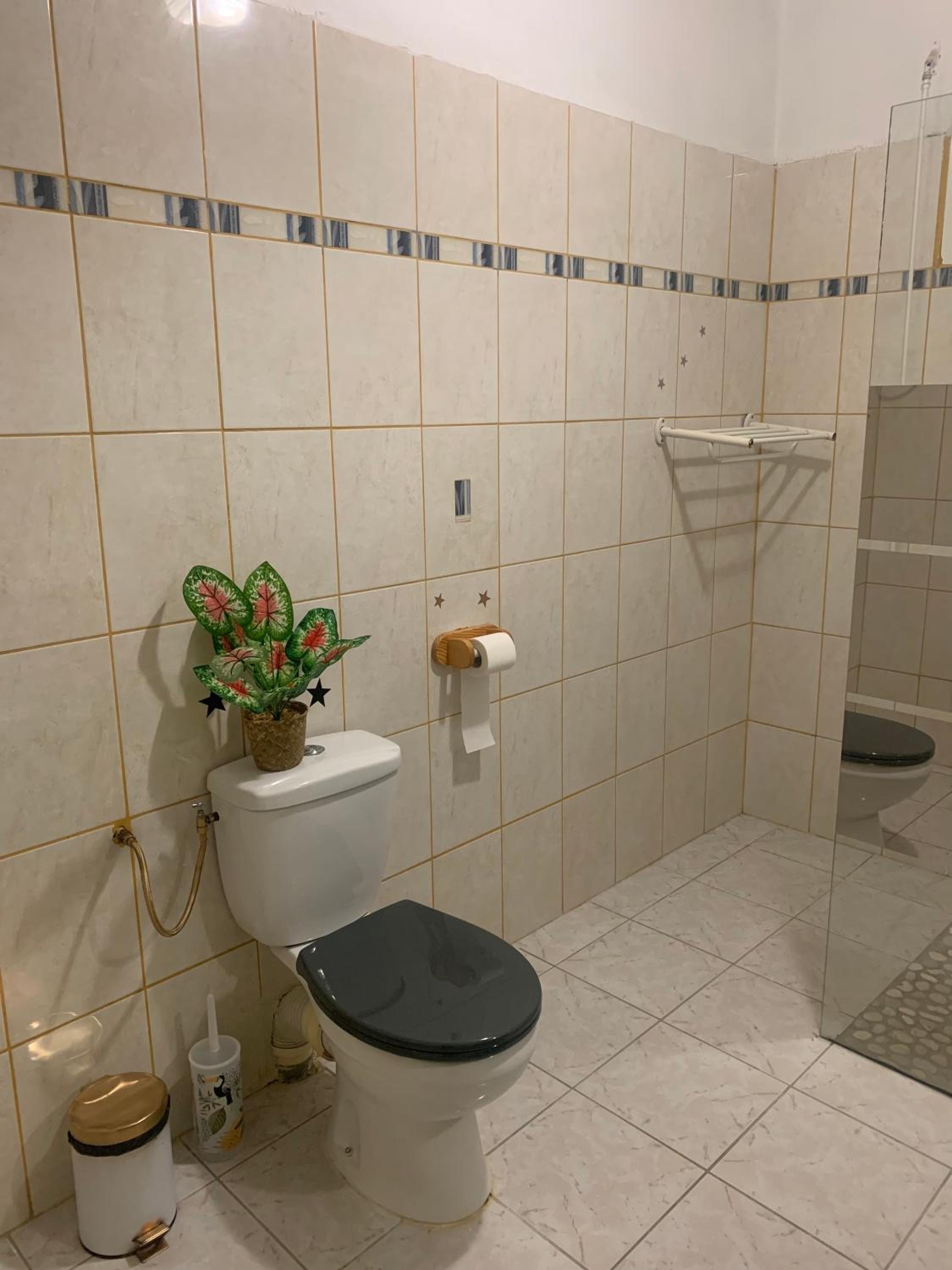 One-Bedroom House - Photo 16