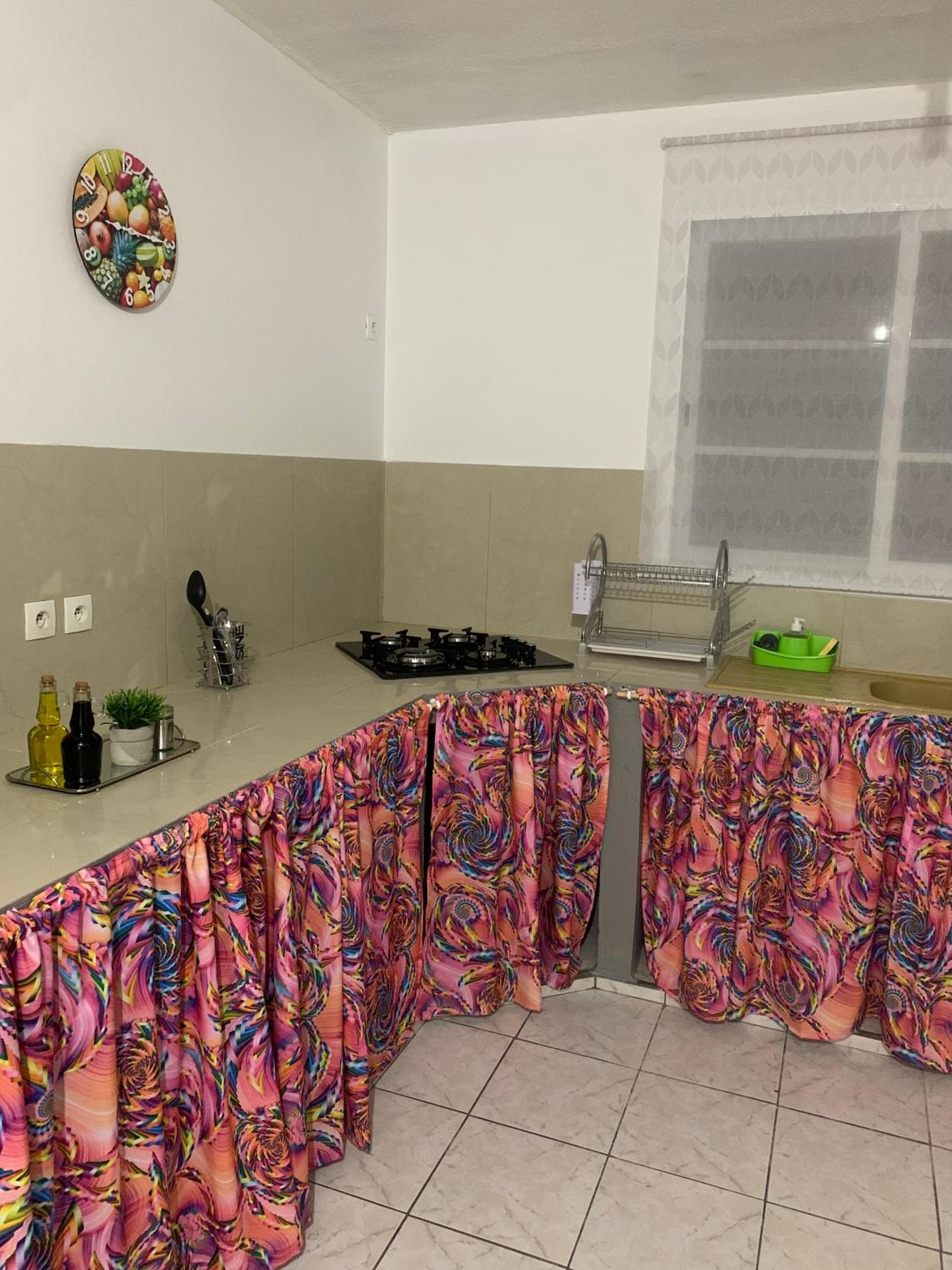 One-Bedroom House - Photo 47