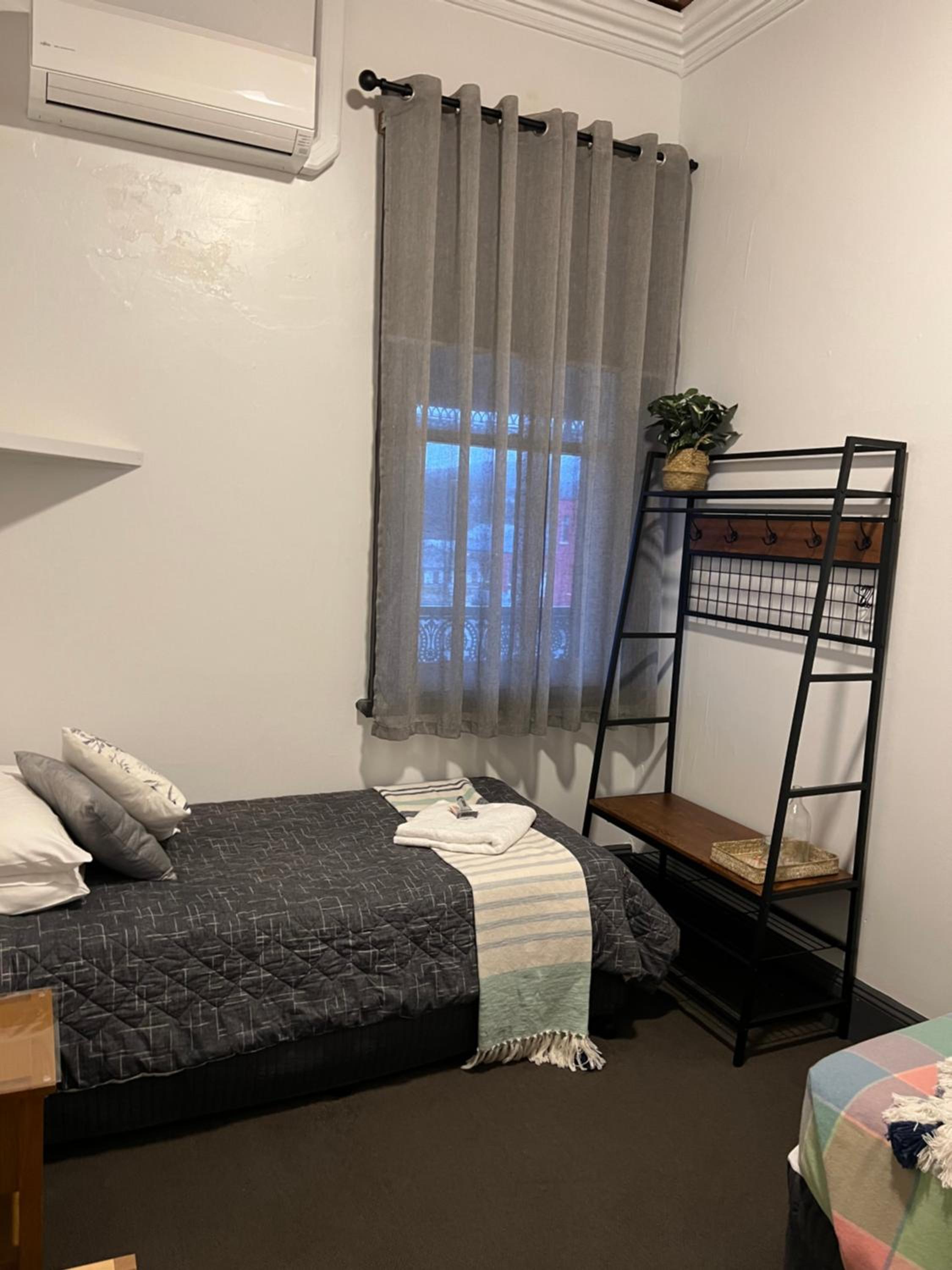 Budget Twin Room - Photo 2