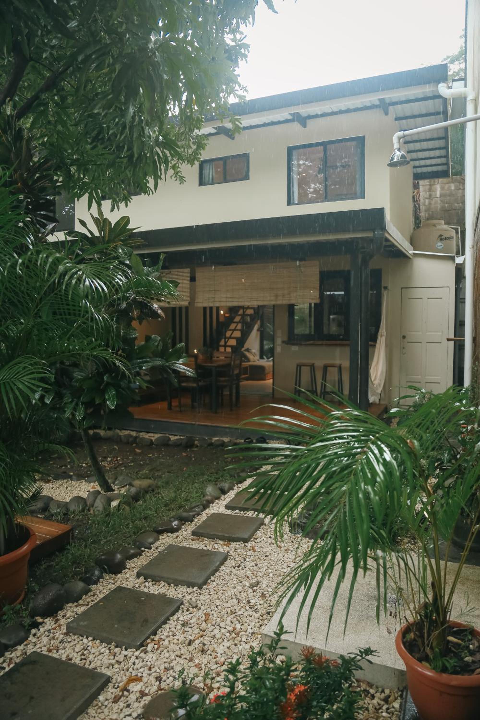 Apartment with Pool View photo 3
