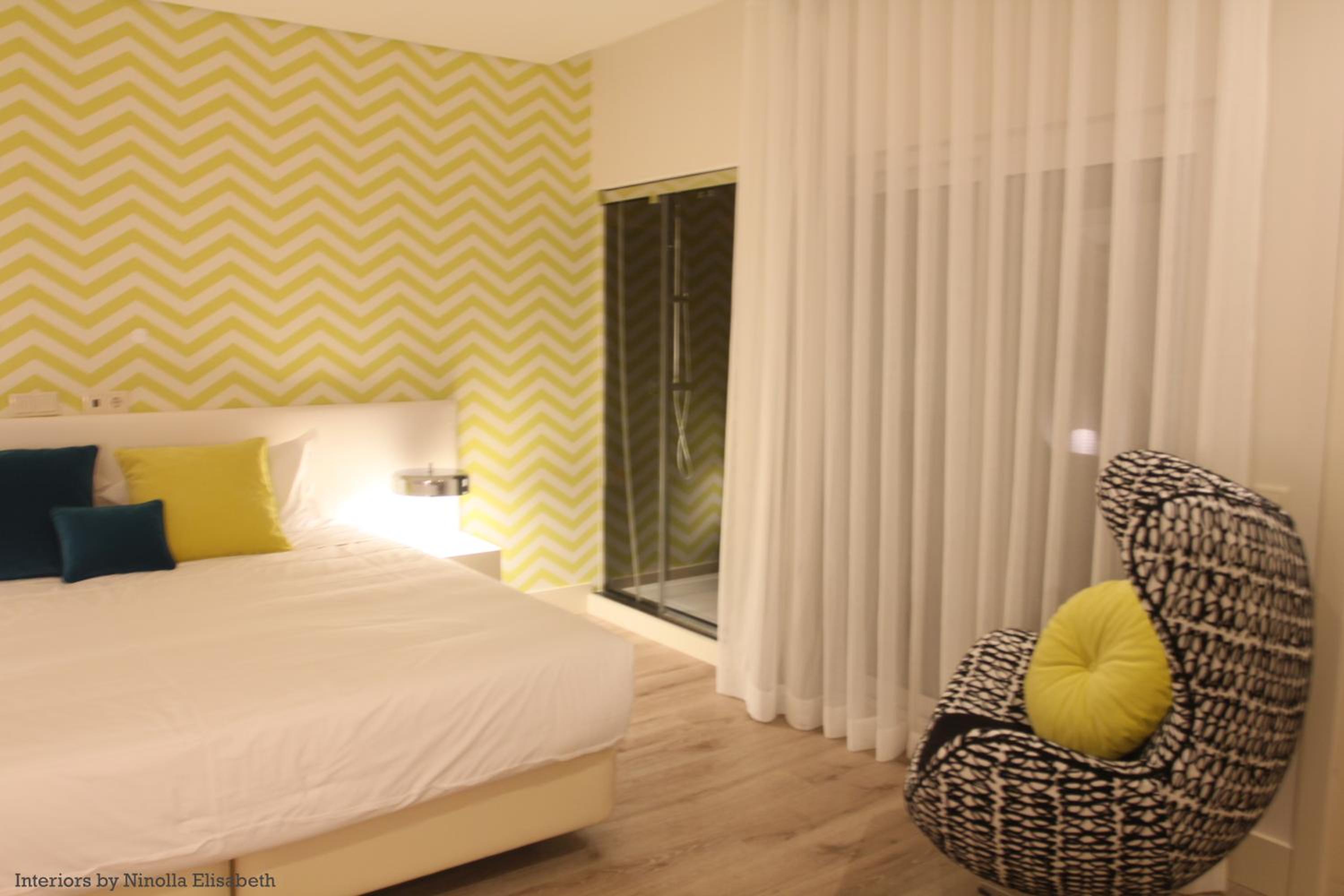 Charm Double Room with Balcony - Photo 3
