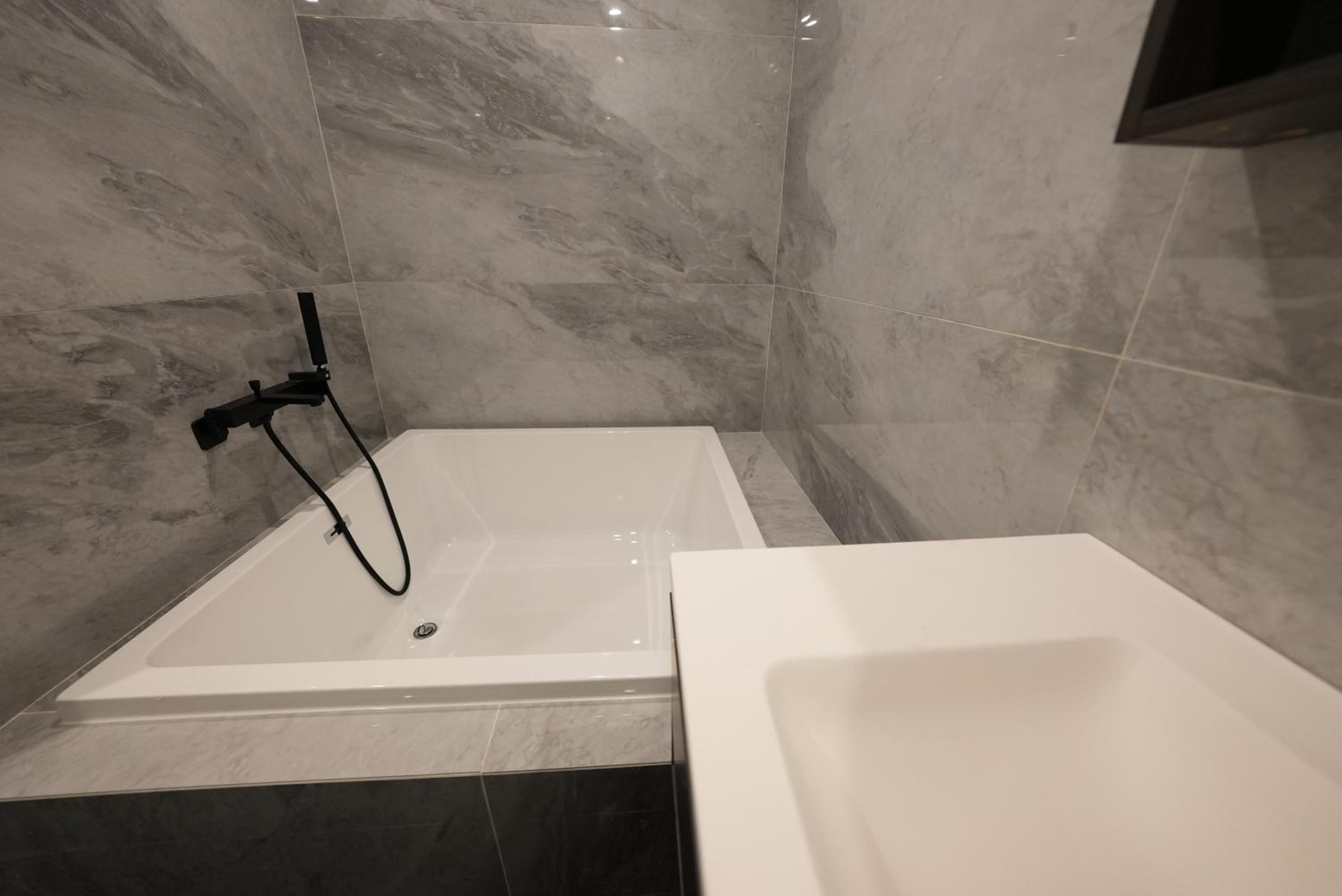 Deluxe Room - Photo 10