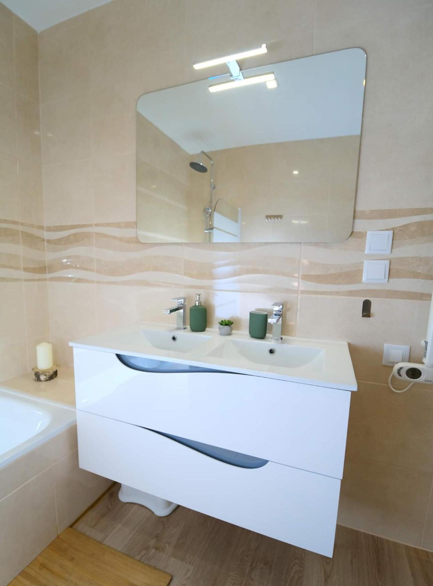 Three-Bedroom Apartment - Photo 25