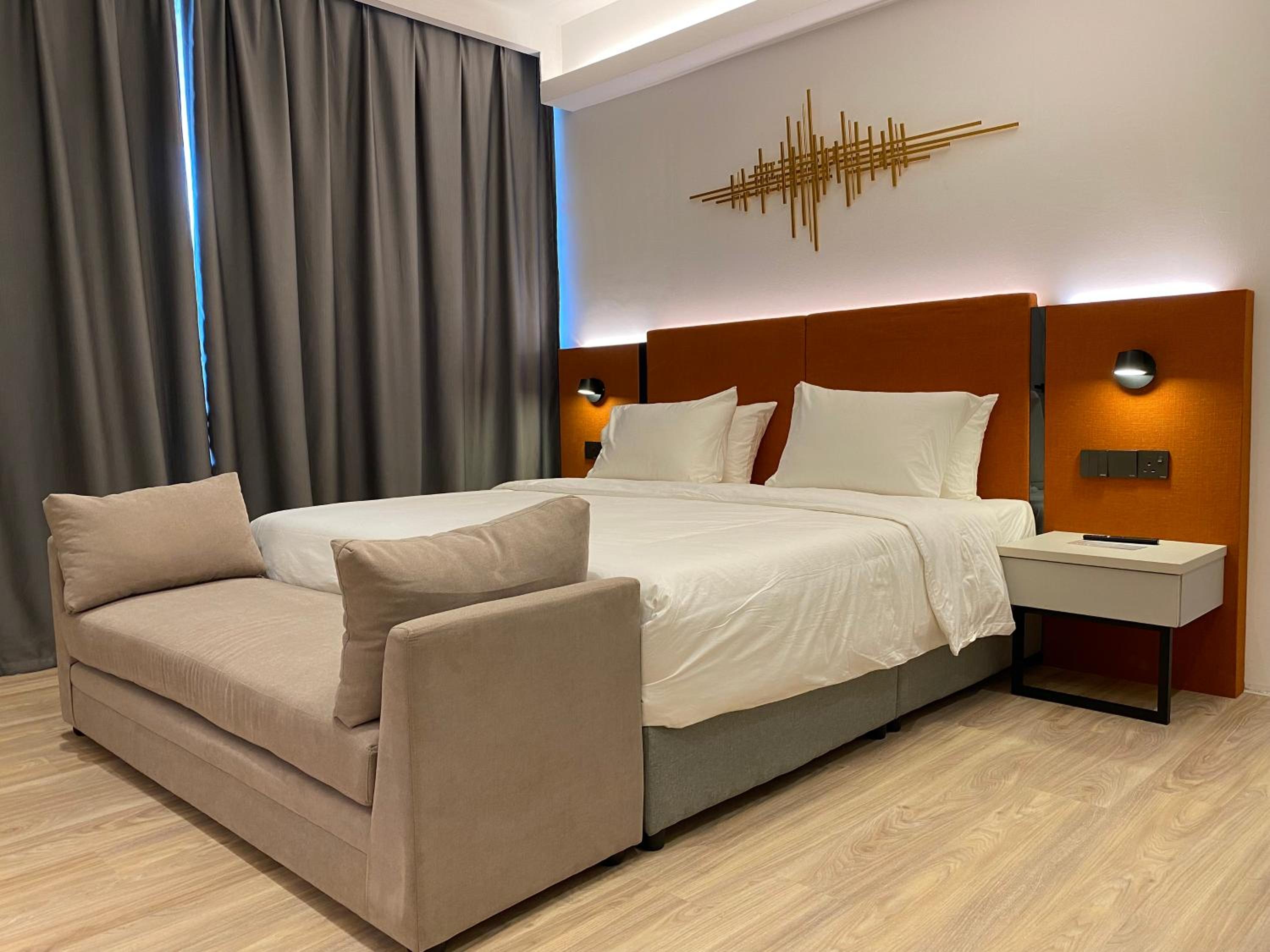 Large Double Room photo 1