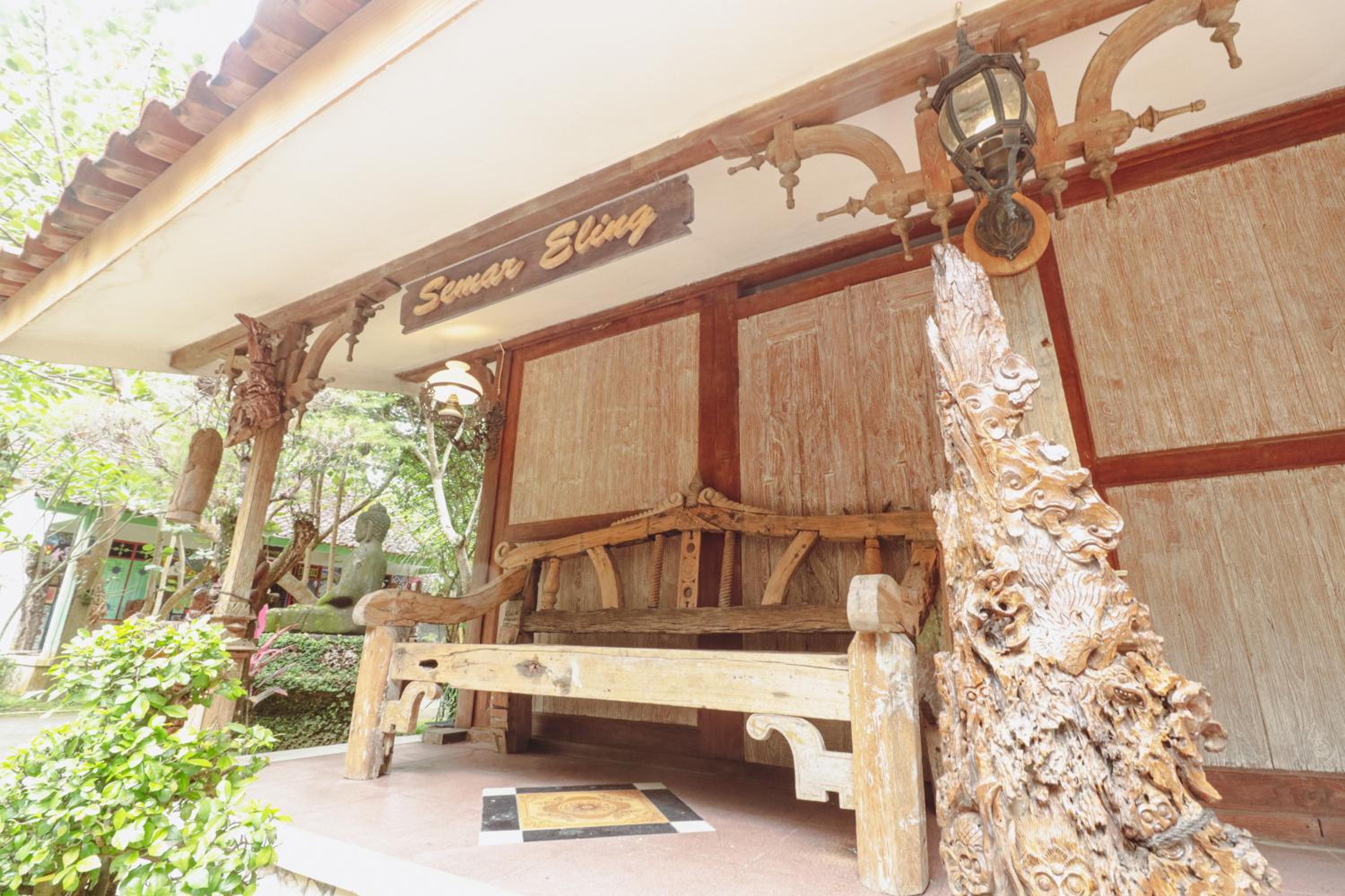 Executive Suite - Photo 12