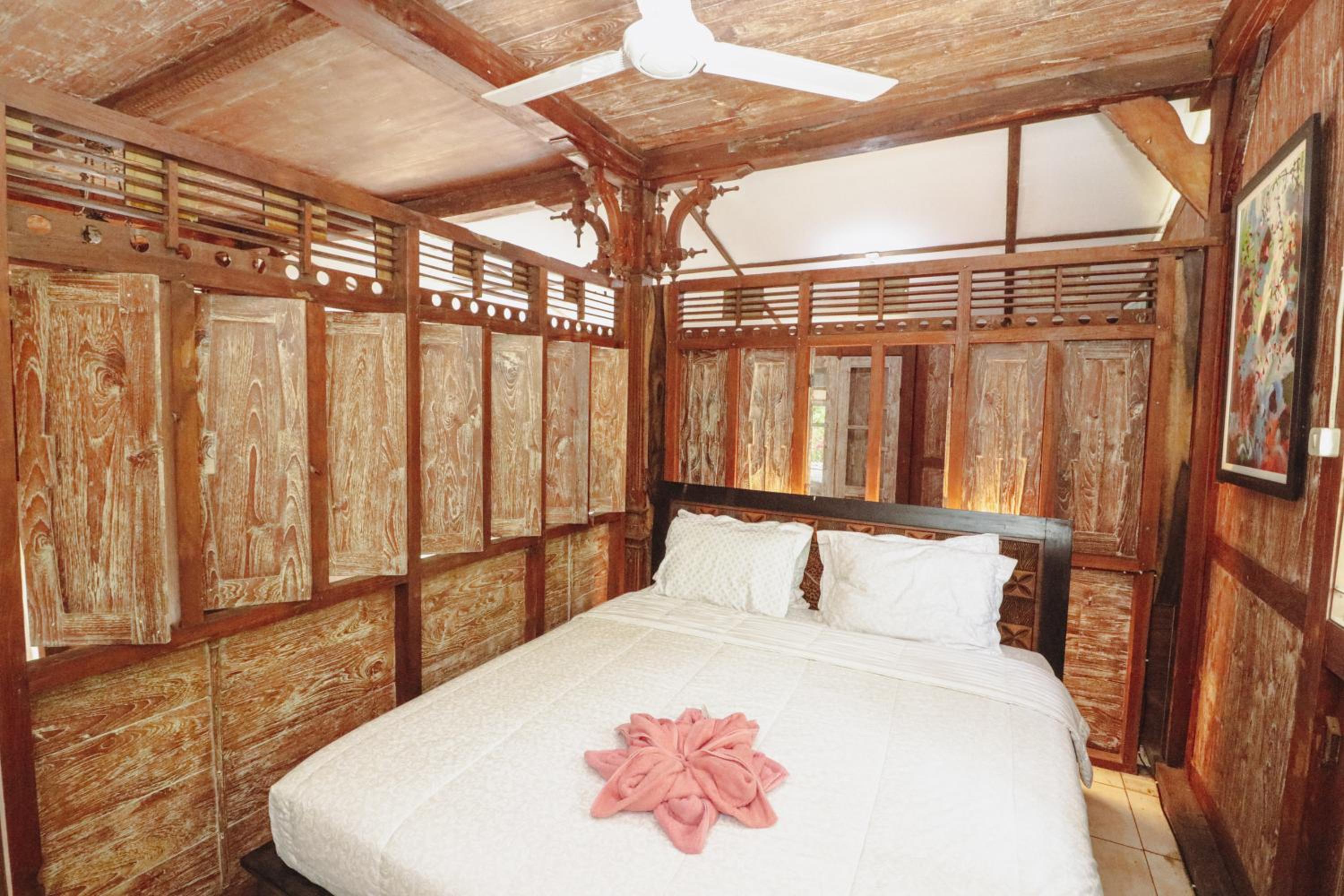 Executive Suite - Photo 15