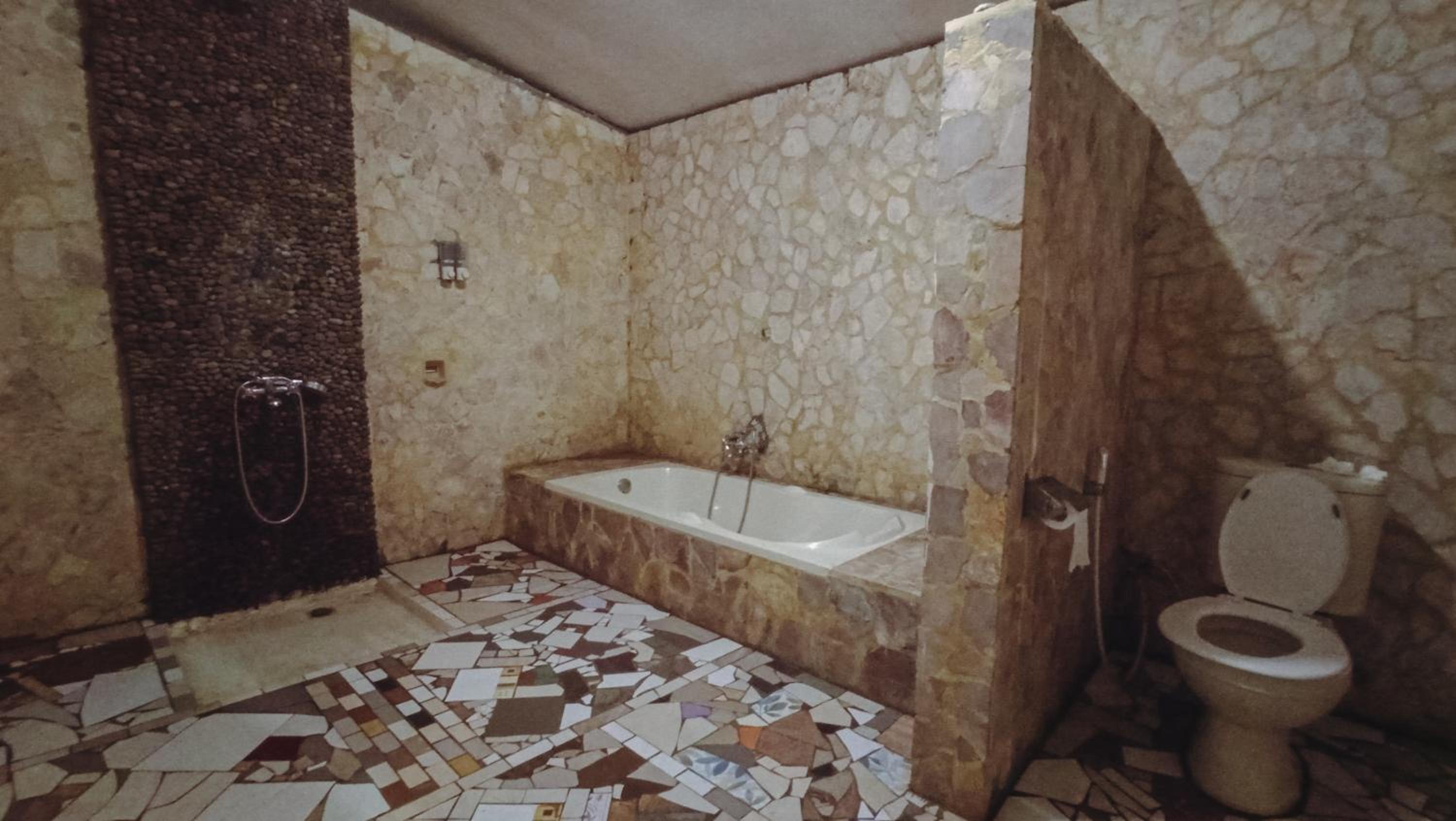 Executive Suite - Photo 5