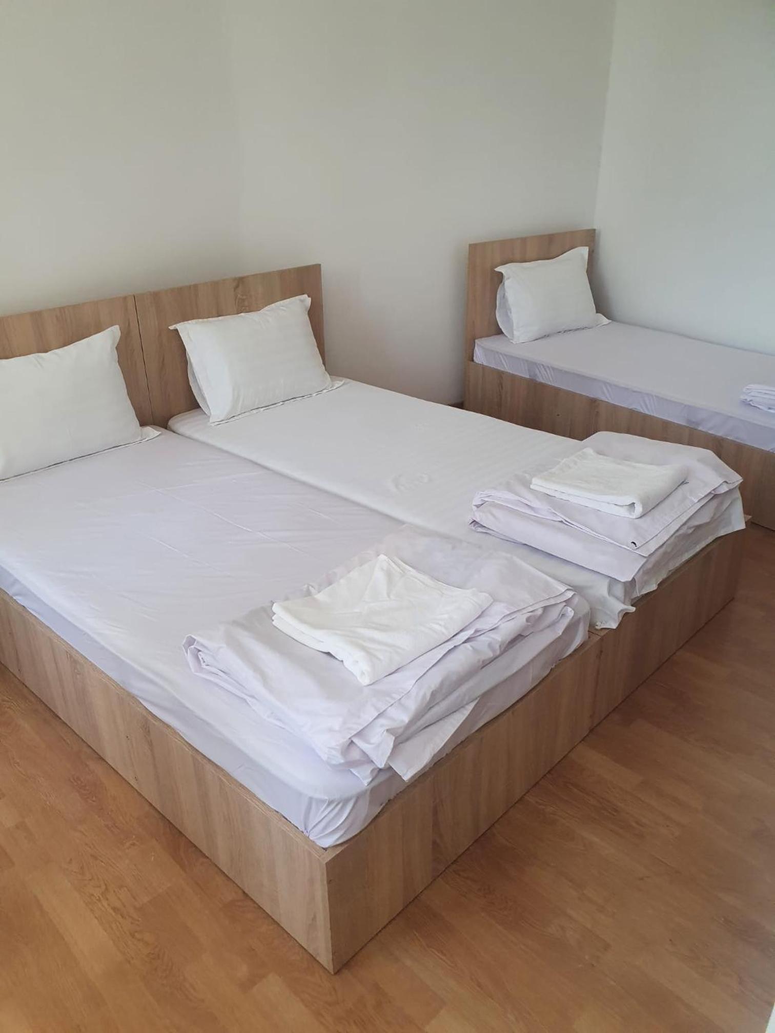 Comfort Triple Room with Shower - Photo 1