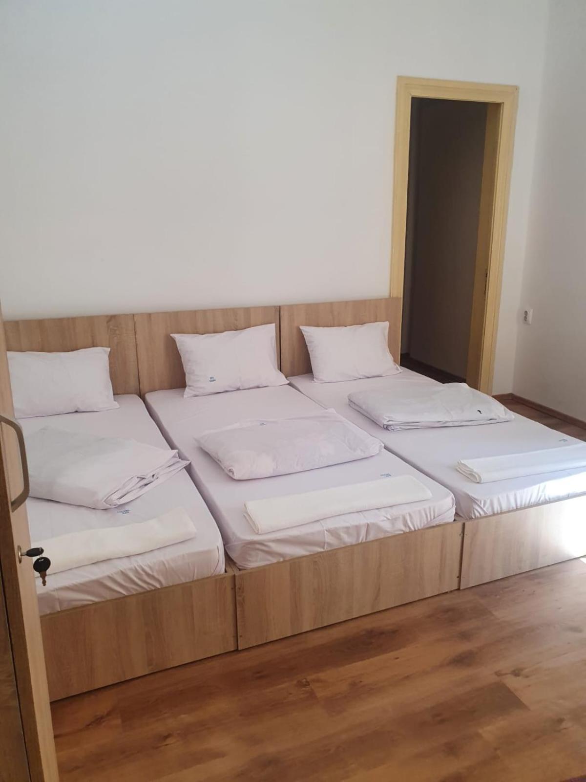 Triple Room with Bathroom - Photo 1