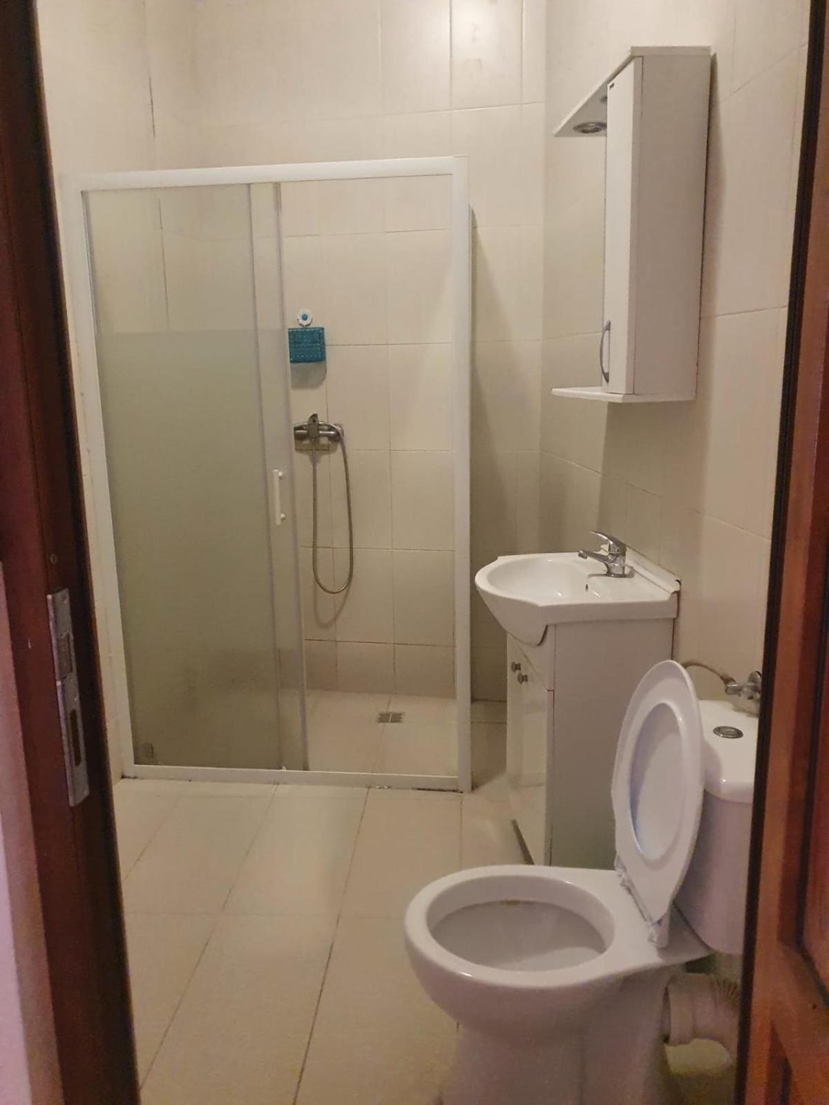 Triple Room with Bathroom - Photo 2
