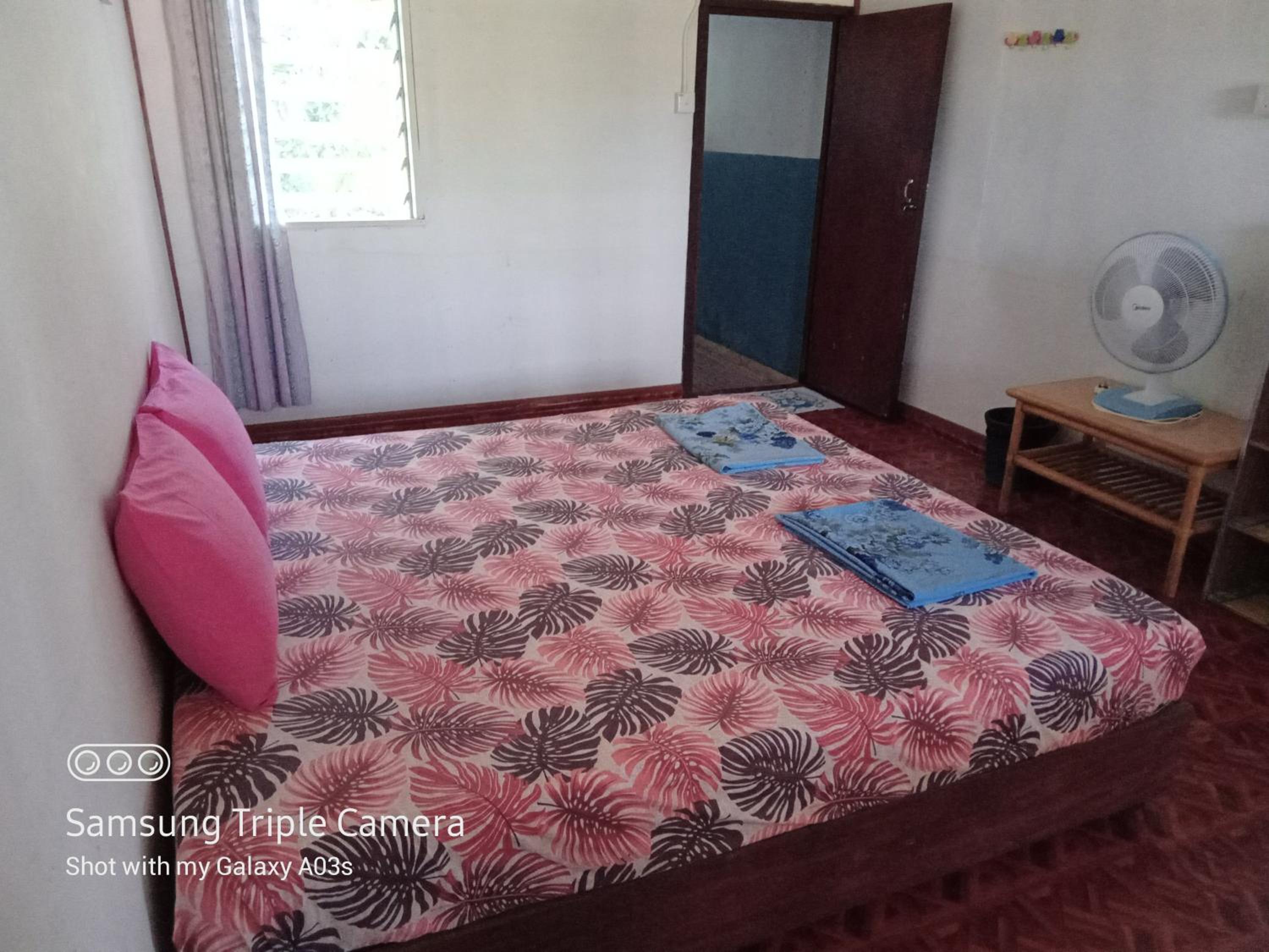 Twin Room with Private Bathroom photo 2