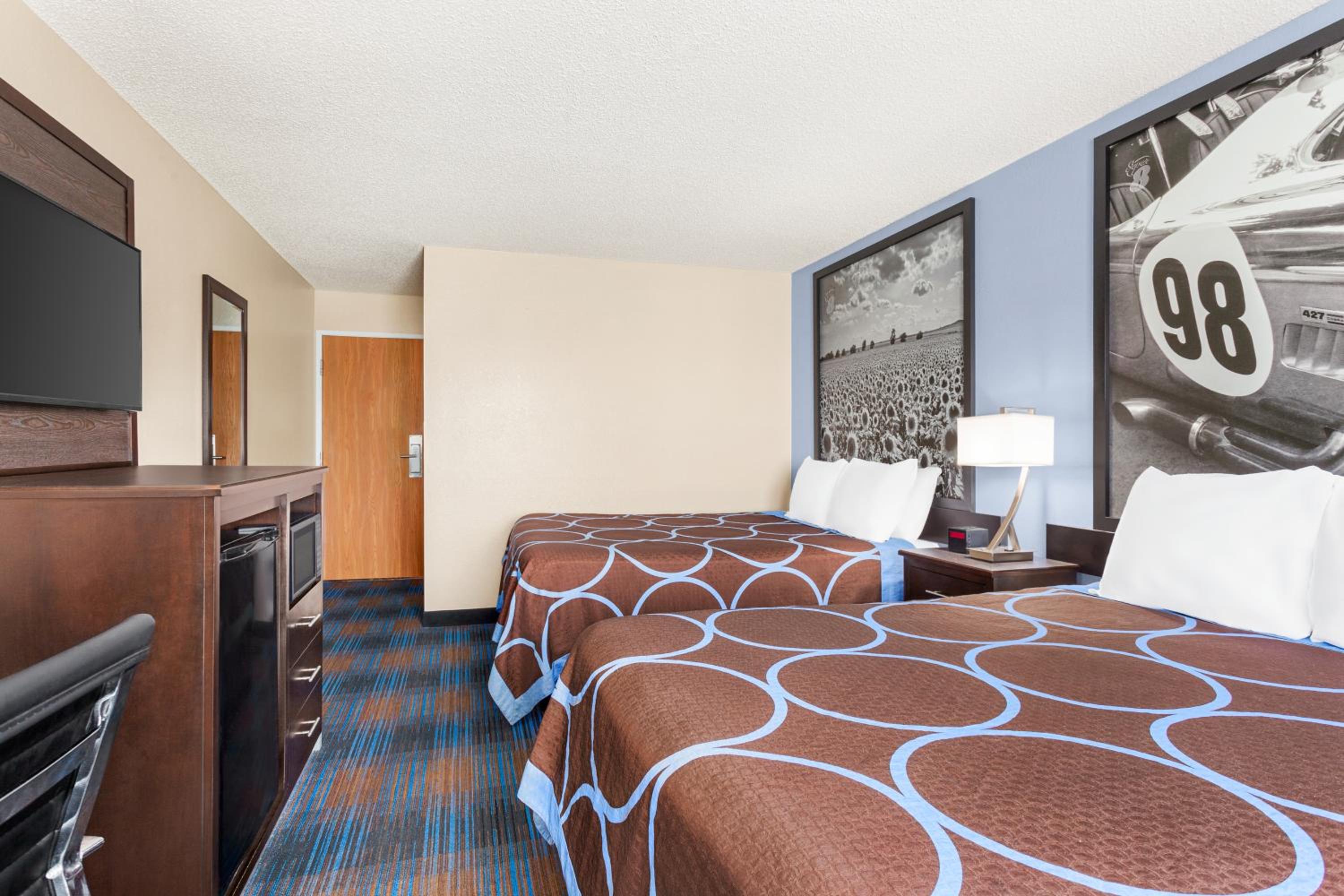 Queen Room with Two Queen Beds - Photo 1