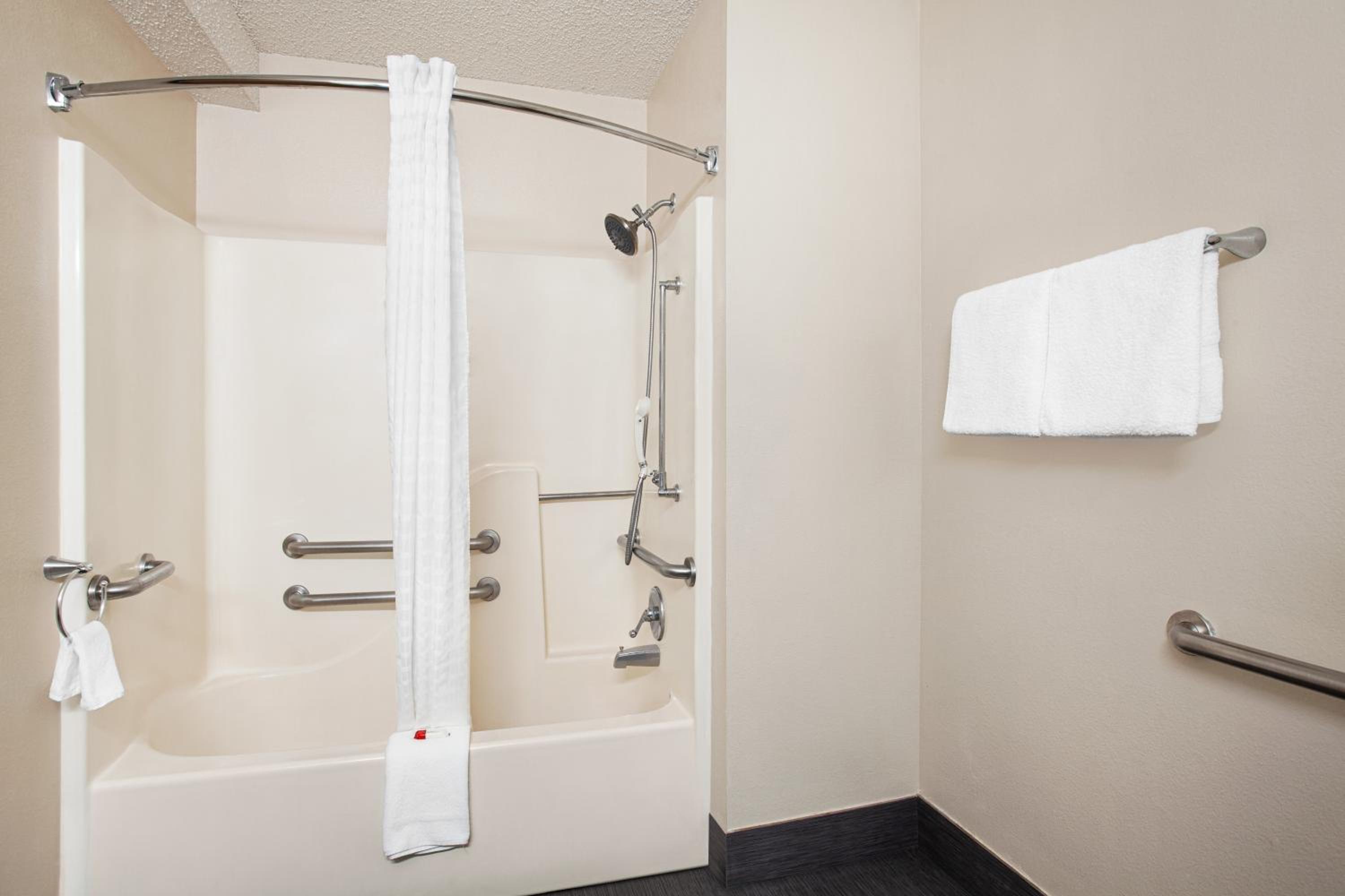 Queen Room - Disability Access/Non-Smoking - Photo 4