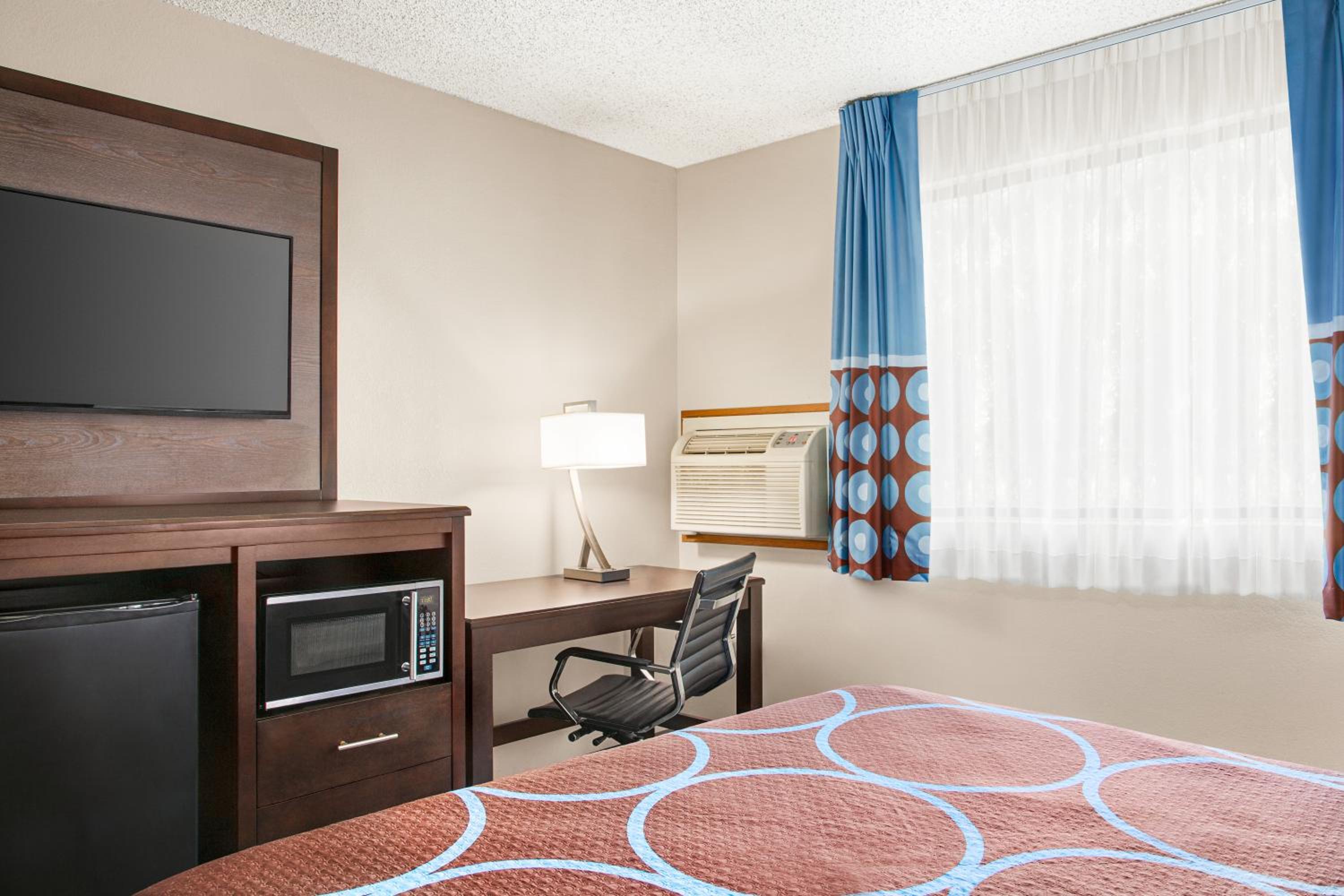 Queen Room - Disability Access/Non-Smoking - Photo 2