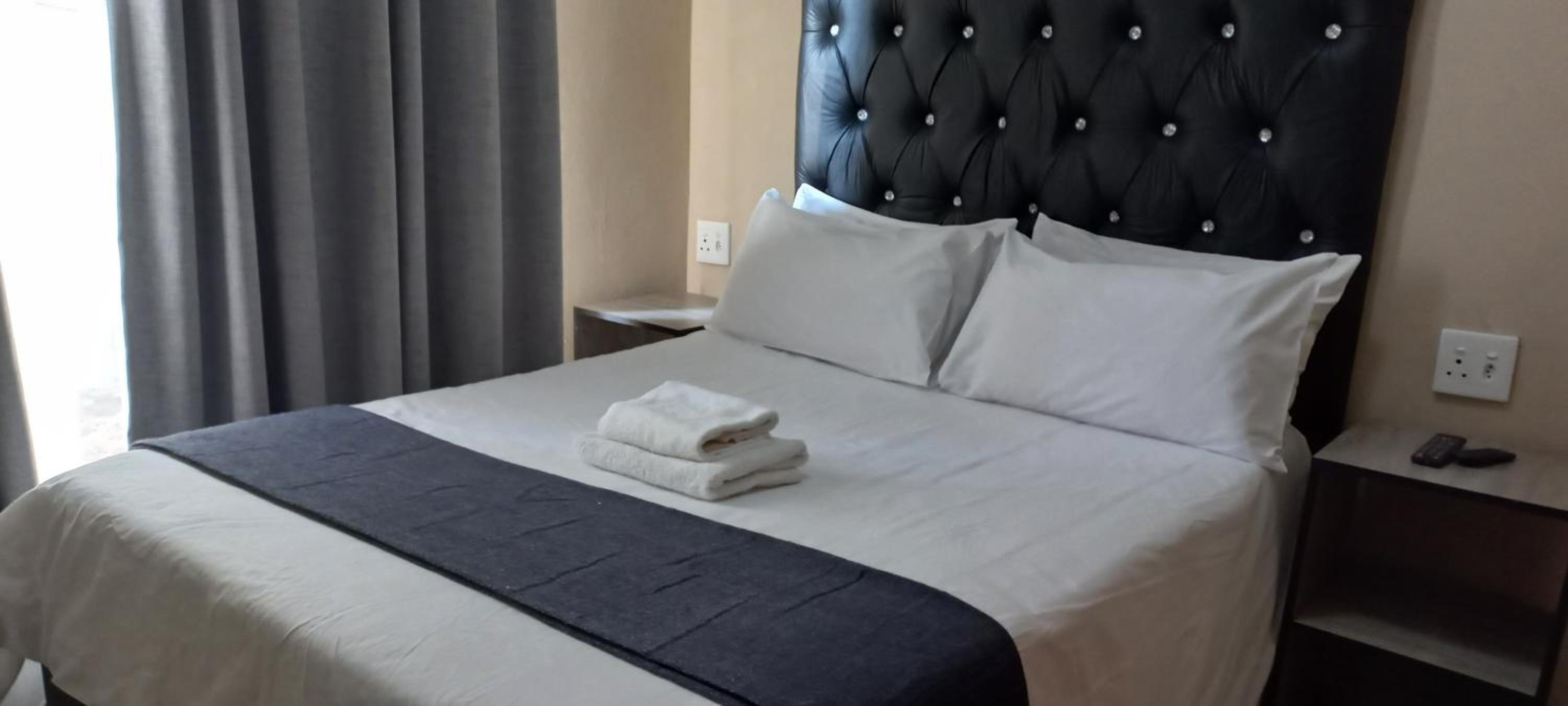 Double Room with Private Bathroom photo 3