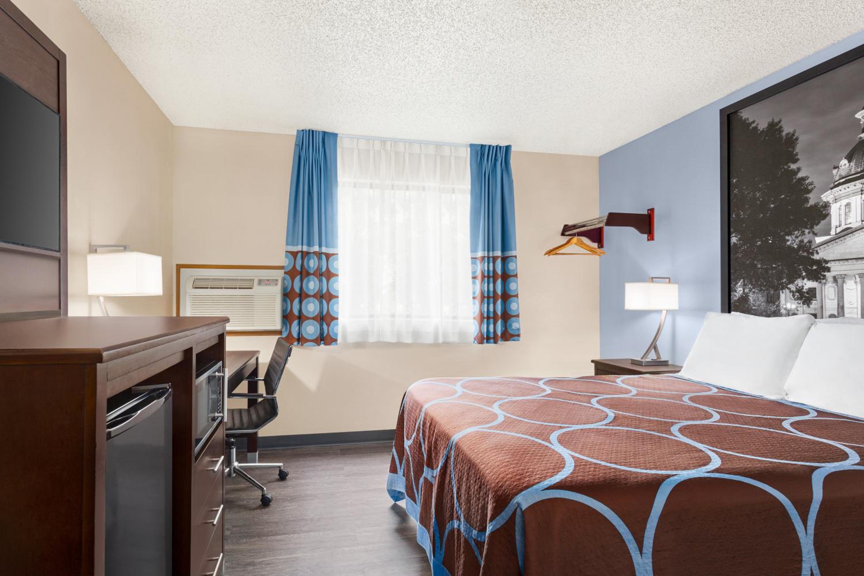 Queen Room - Disability Access/Non-Smoking - Photo 1