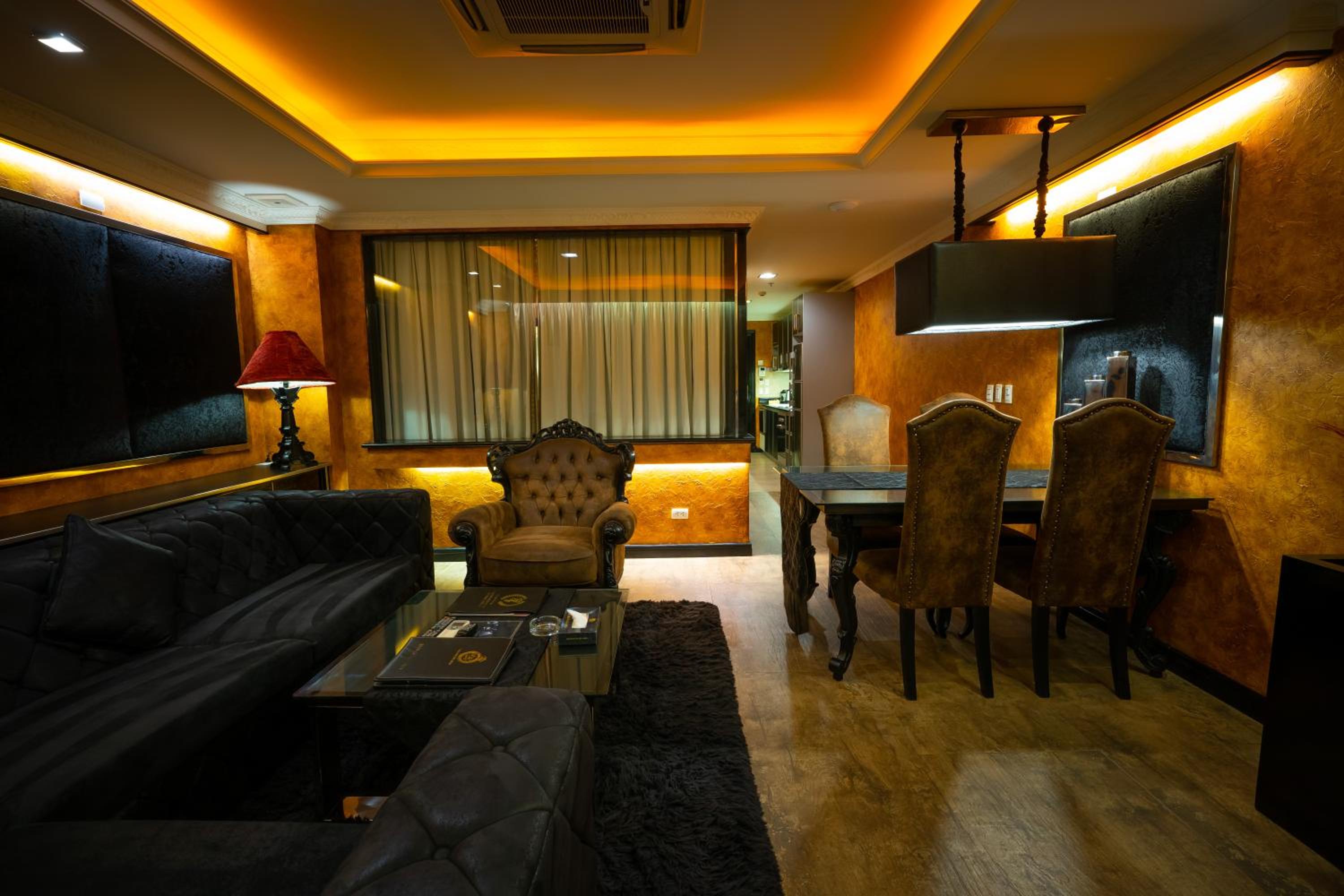 One-Bedroom Apartment - Photo 1