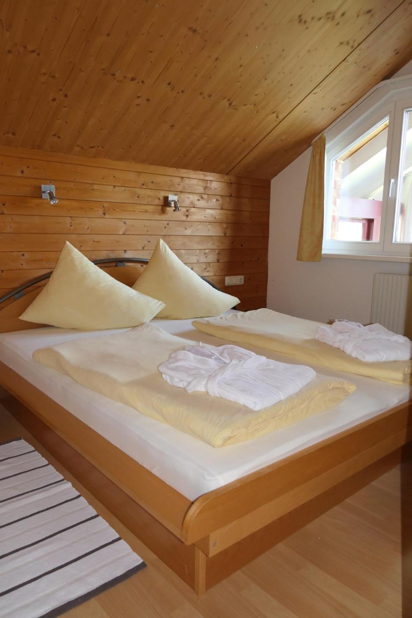 Basic Two-Bedroom Apartment with Balcony - Annex photo 1