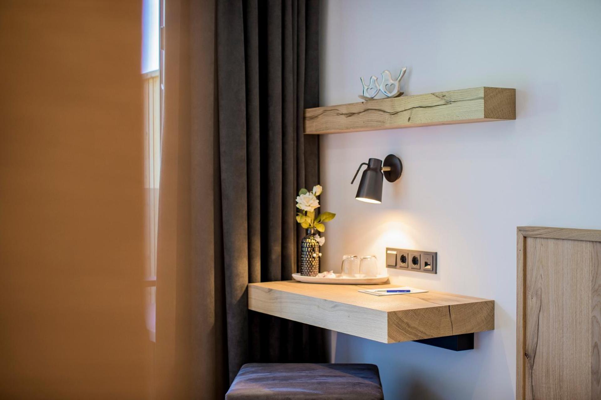 Double Room with Mountain View - Photo 1