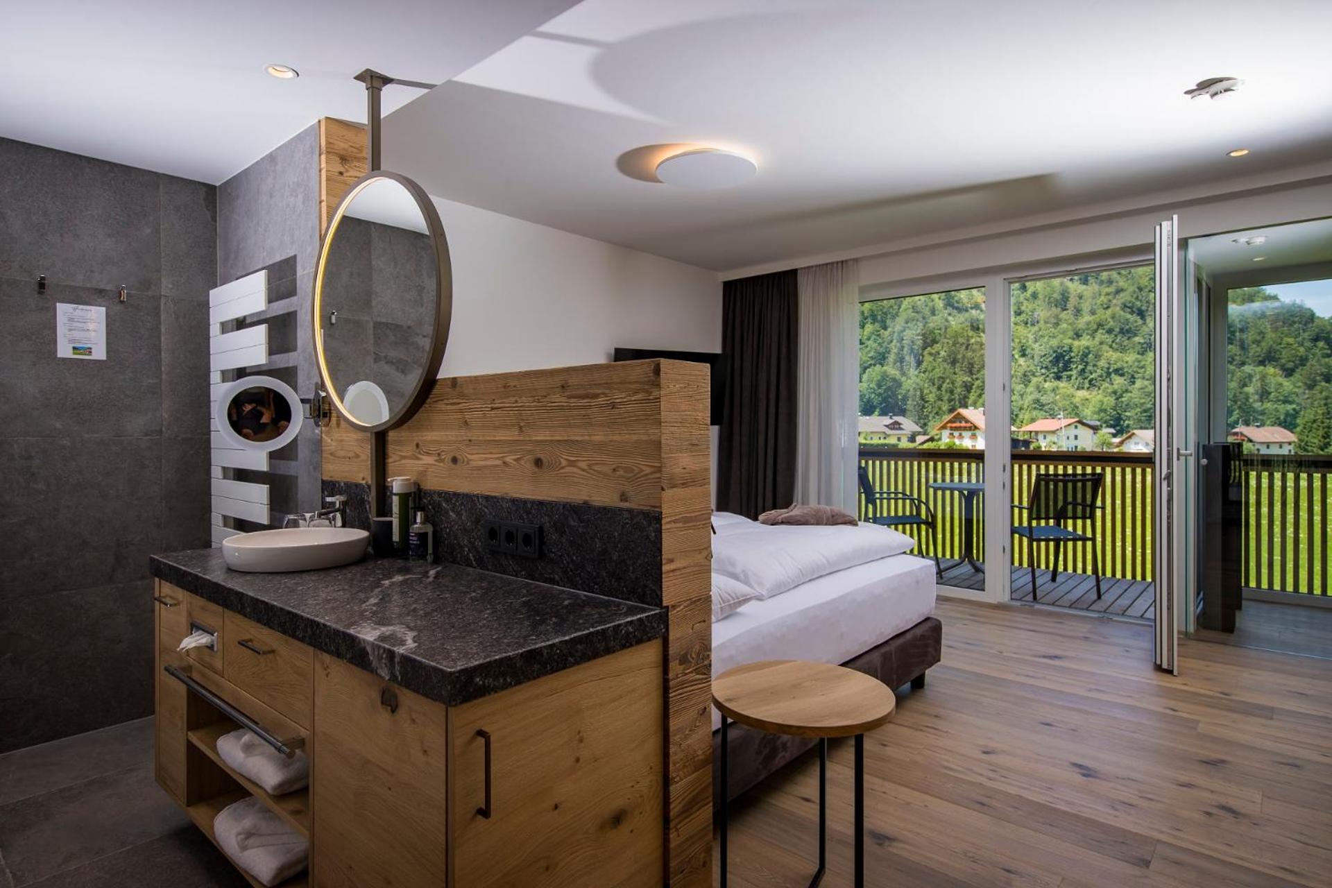 Double Room with Mountain View - Photo 4