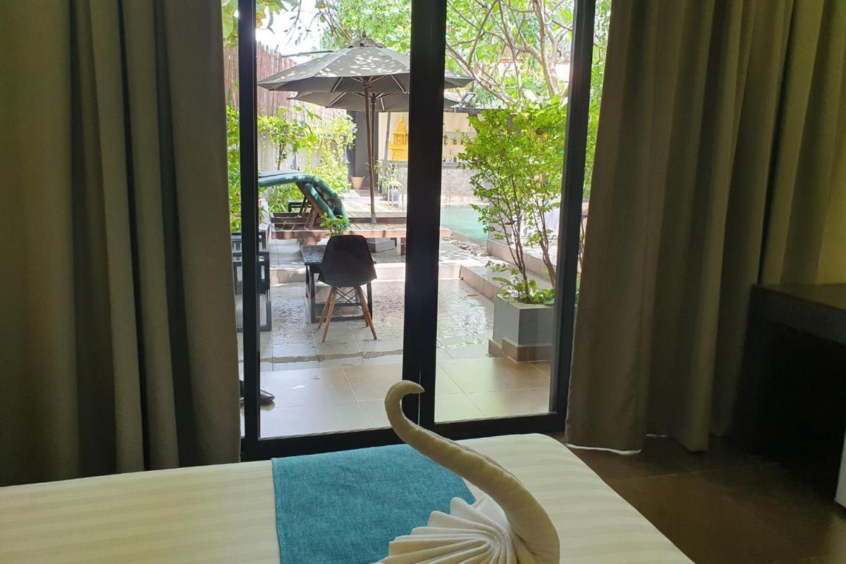 Deluxe Double or Twin Room with Pool View - Photo 1