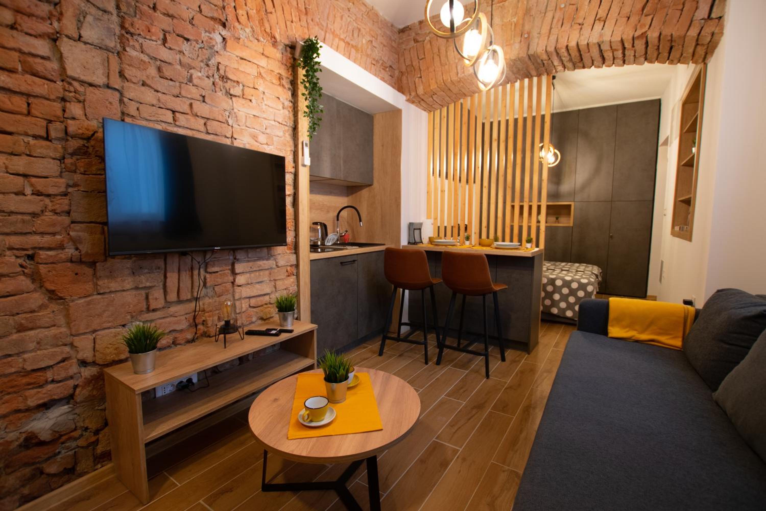 One-Bedroom Apartment - Photo 17