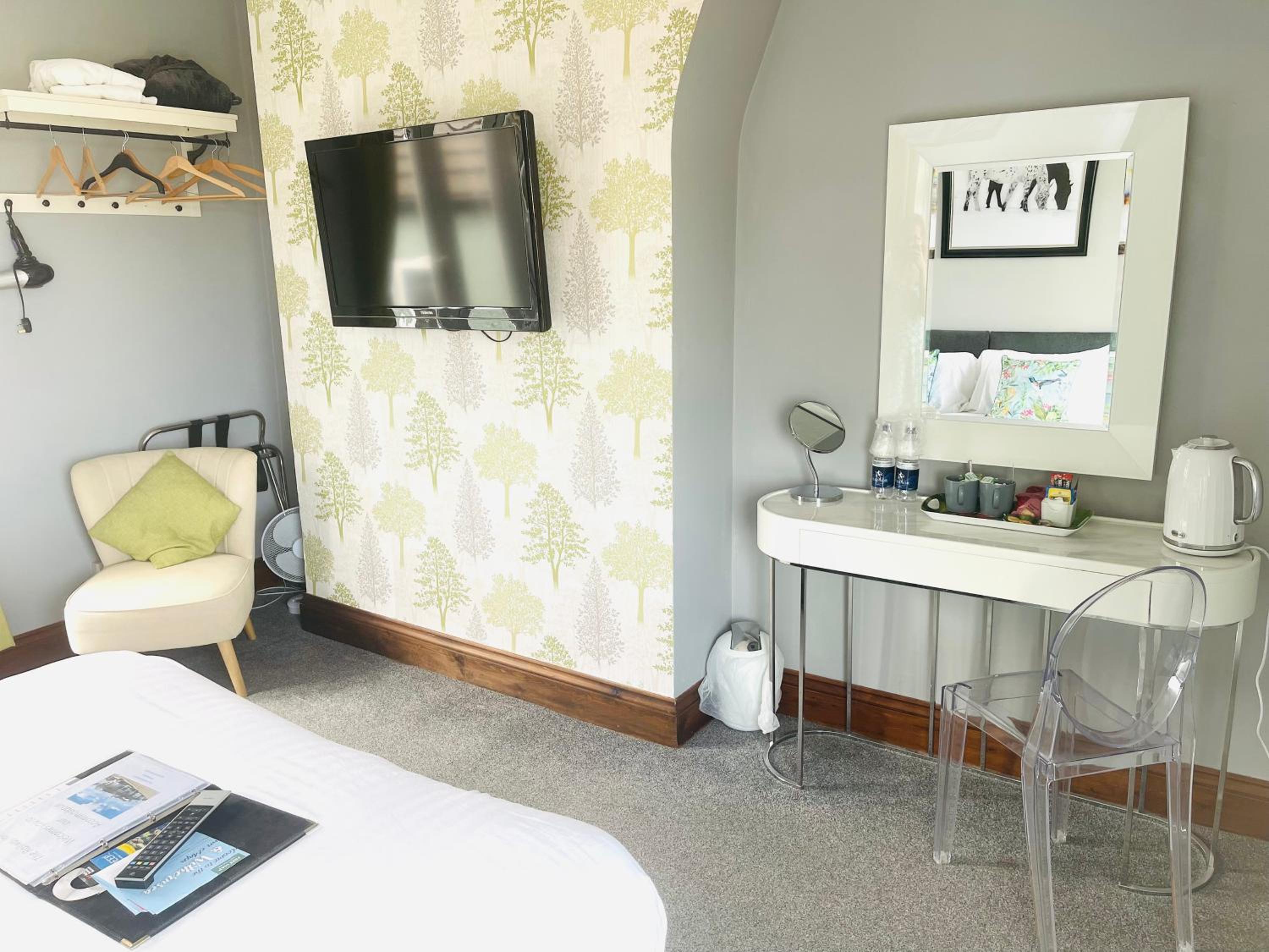 Double Room with Balcony - Photo 3
