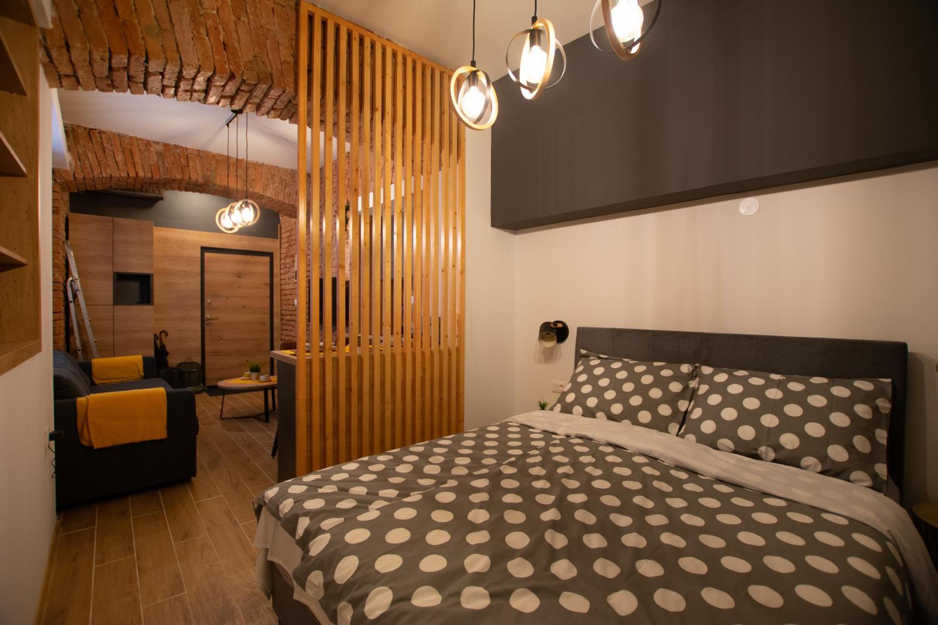 One-Bedroom Apartment - Photo 6