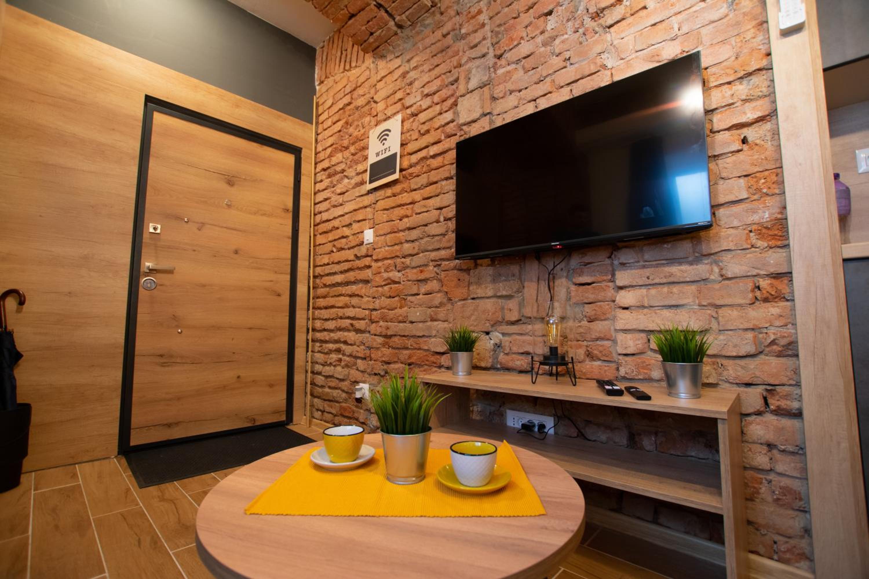One-Bedroom Apartment - Photo 21