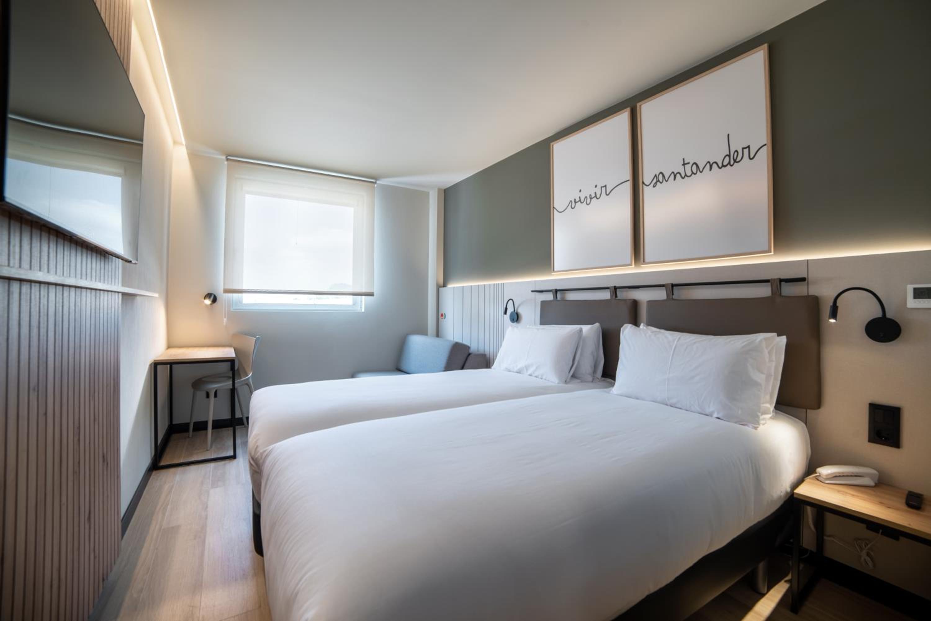 Twin Room - Photo 1