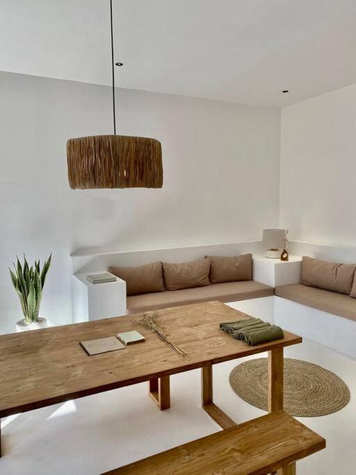 Three-Bedroom Villa - Photo 7
