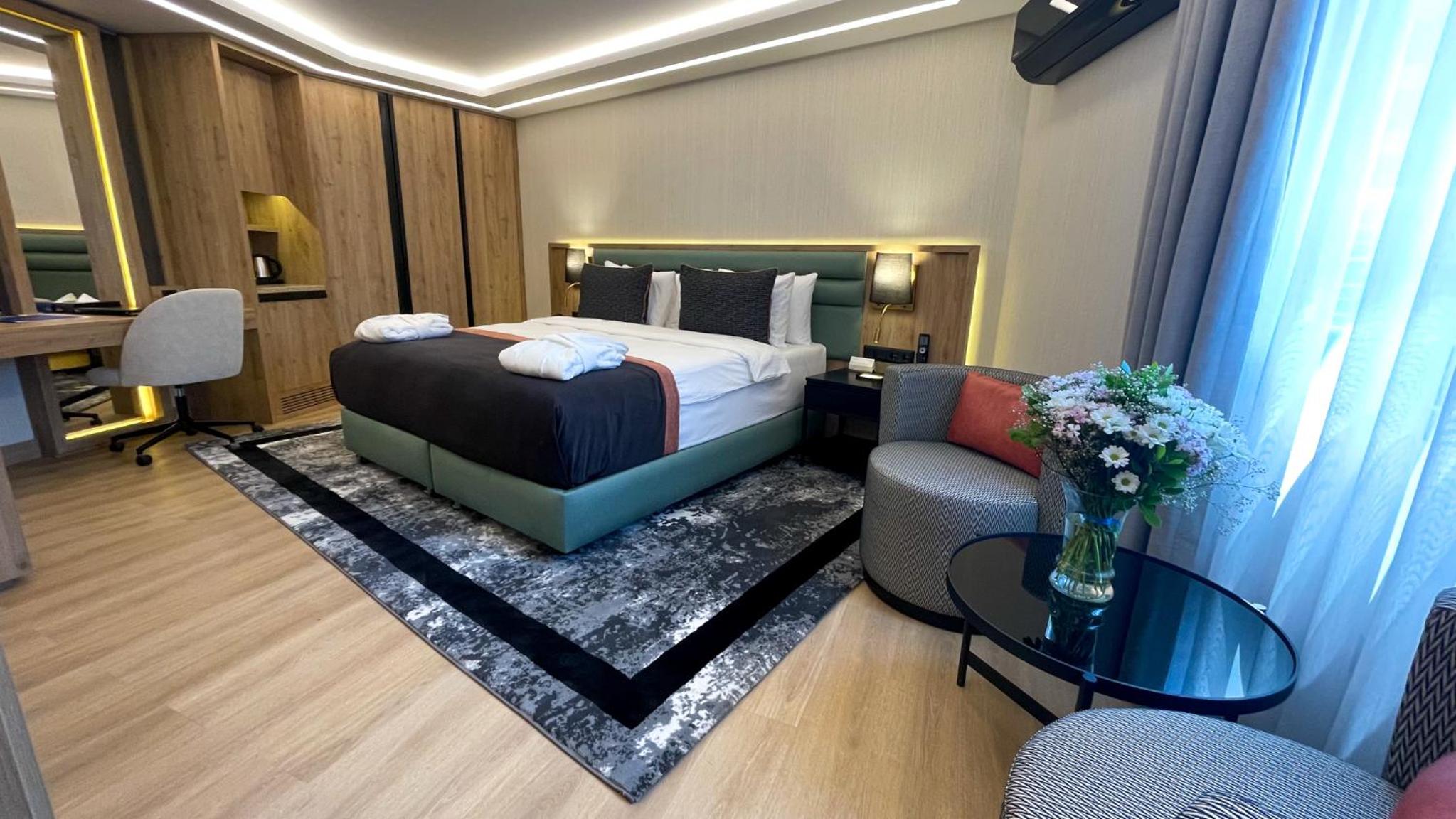 Standard King Room