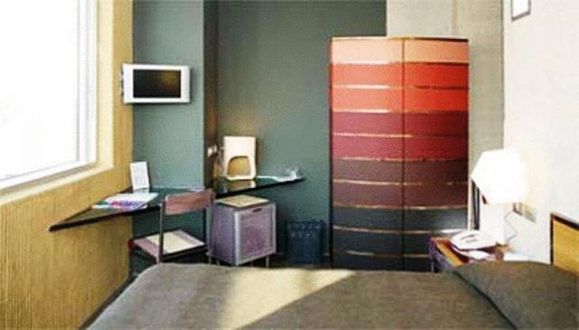 Single Room photo 3