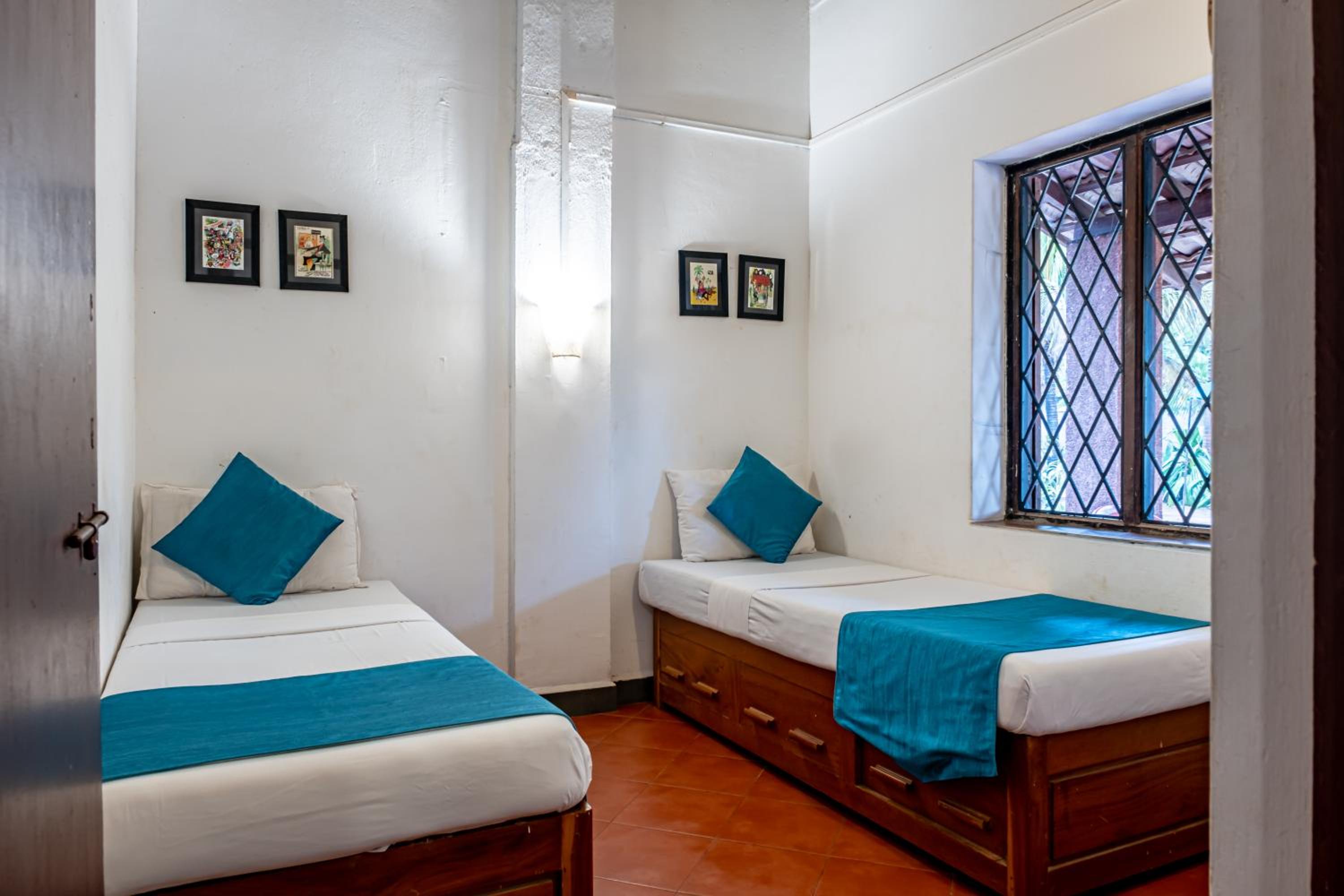 Quadruple Room - Photo 8