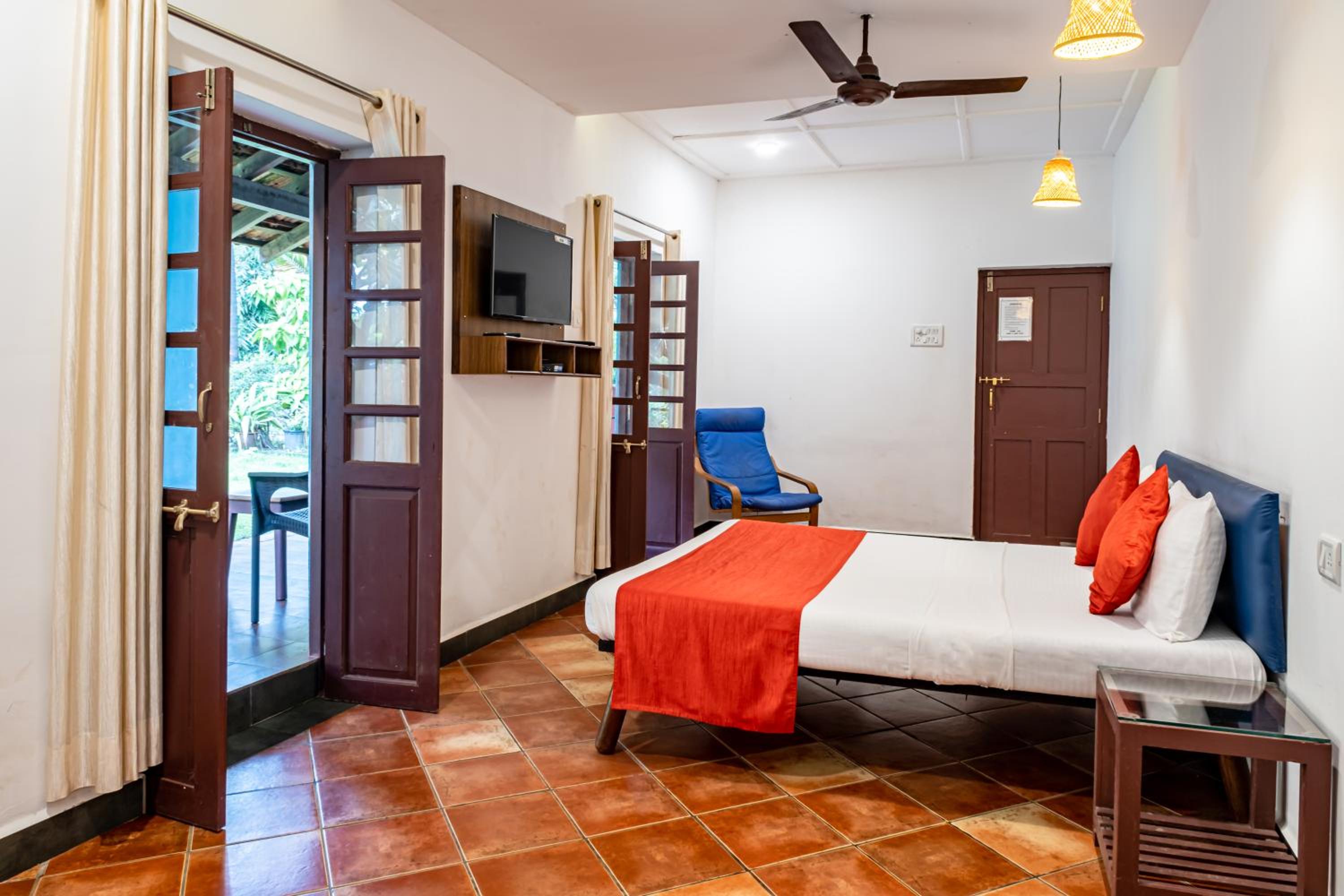 Family Room with Balcony - Photo 9