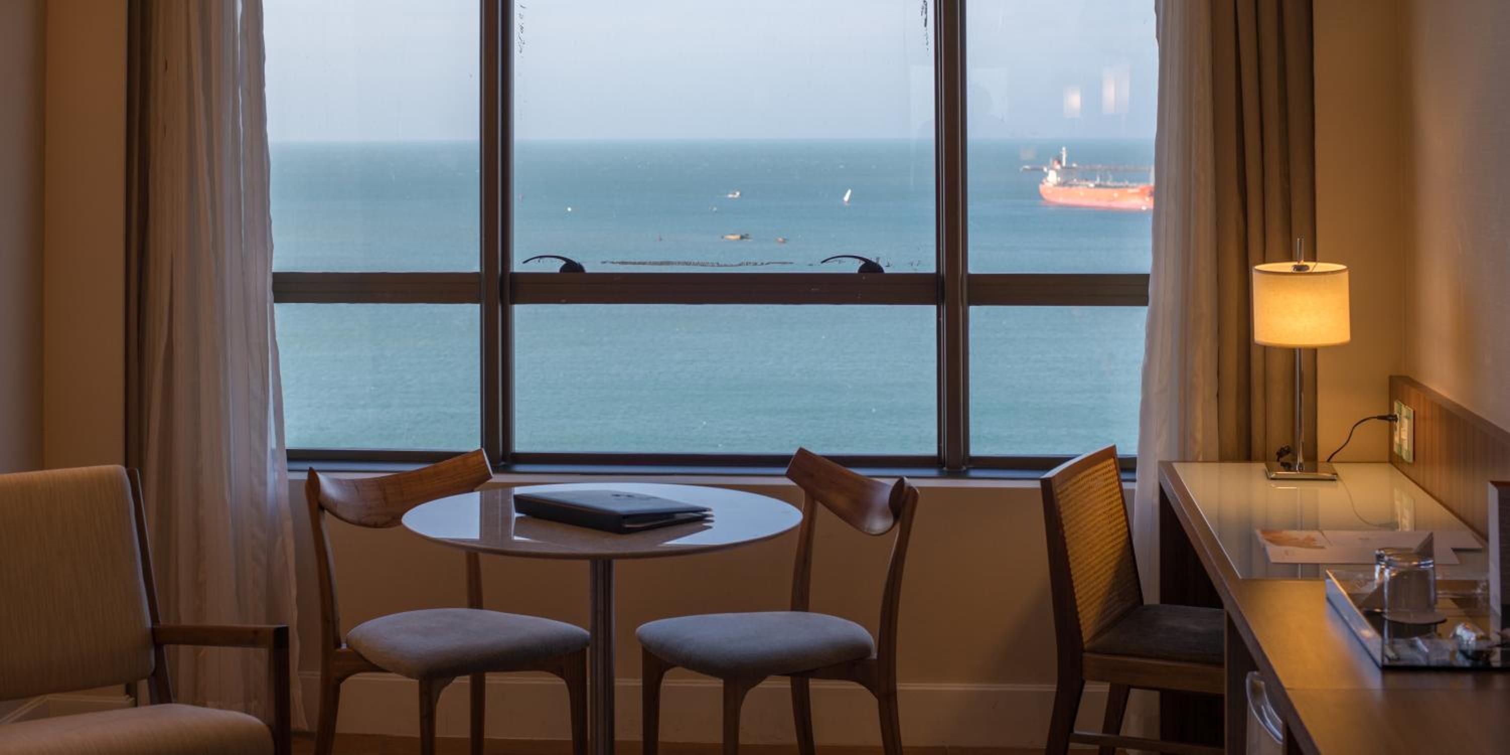 Deluxe Double or Twin Room with Frontal Sea View