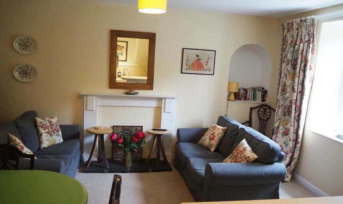 Two-Bedroom House photo 3